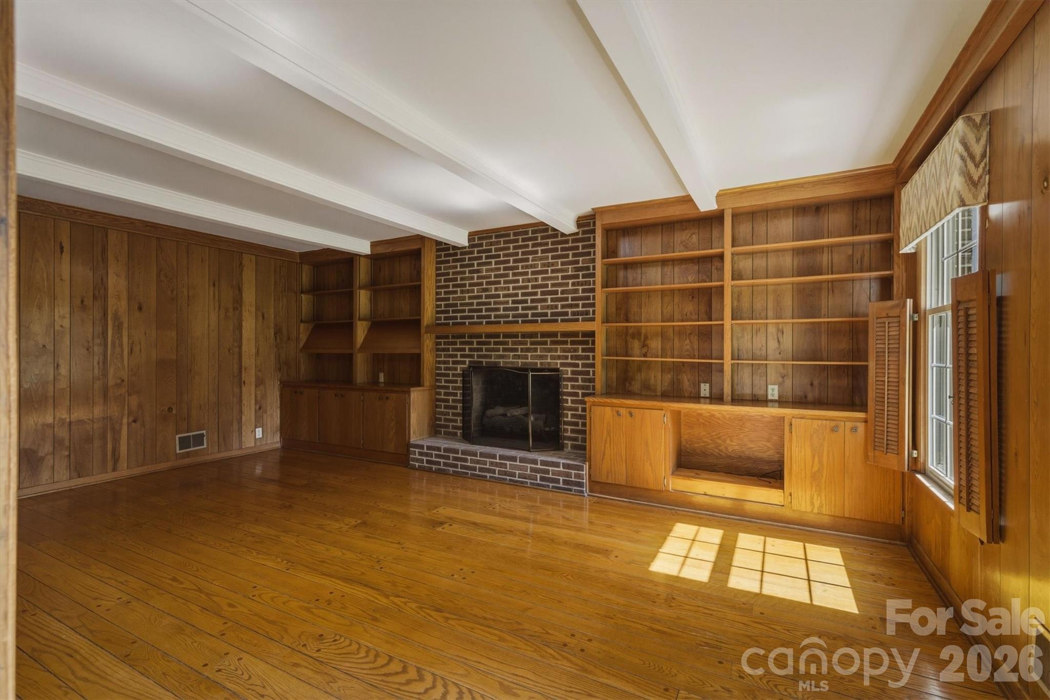 102 Woodland Drive — Morganton