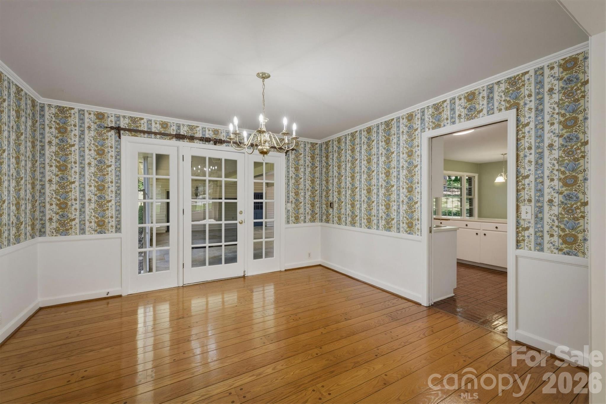 102 Woodland Drive — Morganton