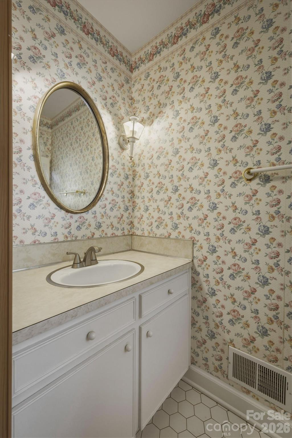 102 Woodland Drive — Morganton