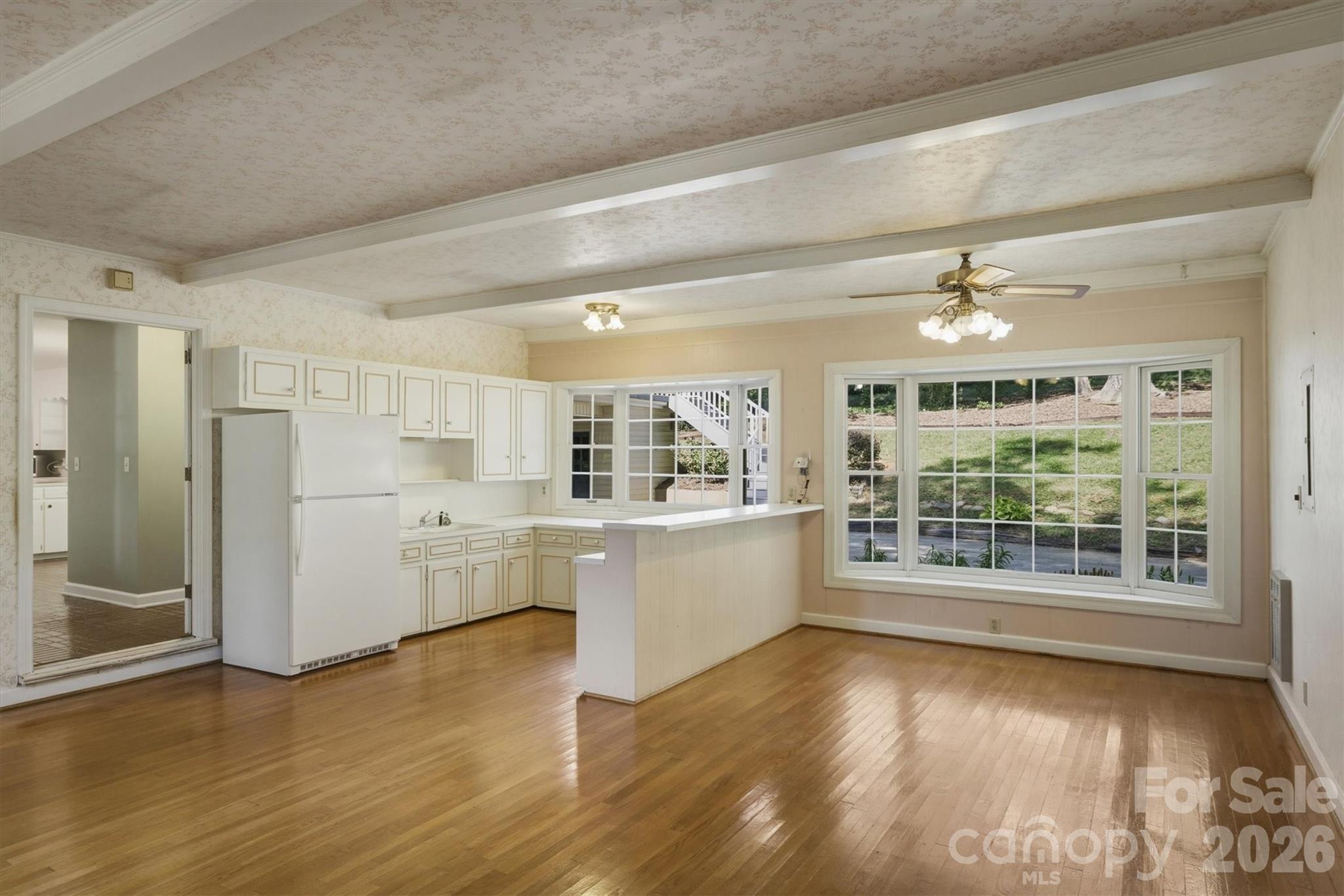 102 Woodland Drive — Morganton