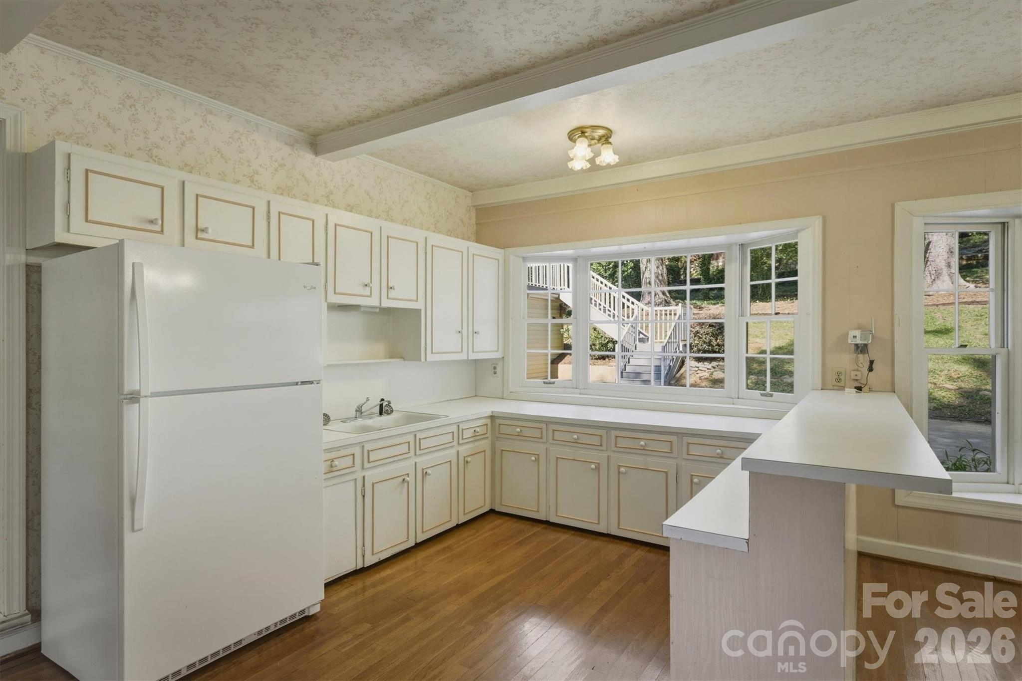 102 Woodland Drive — Morganton