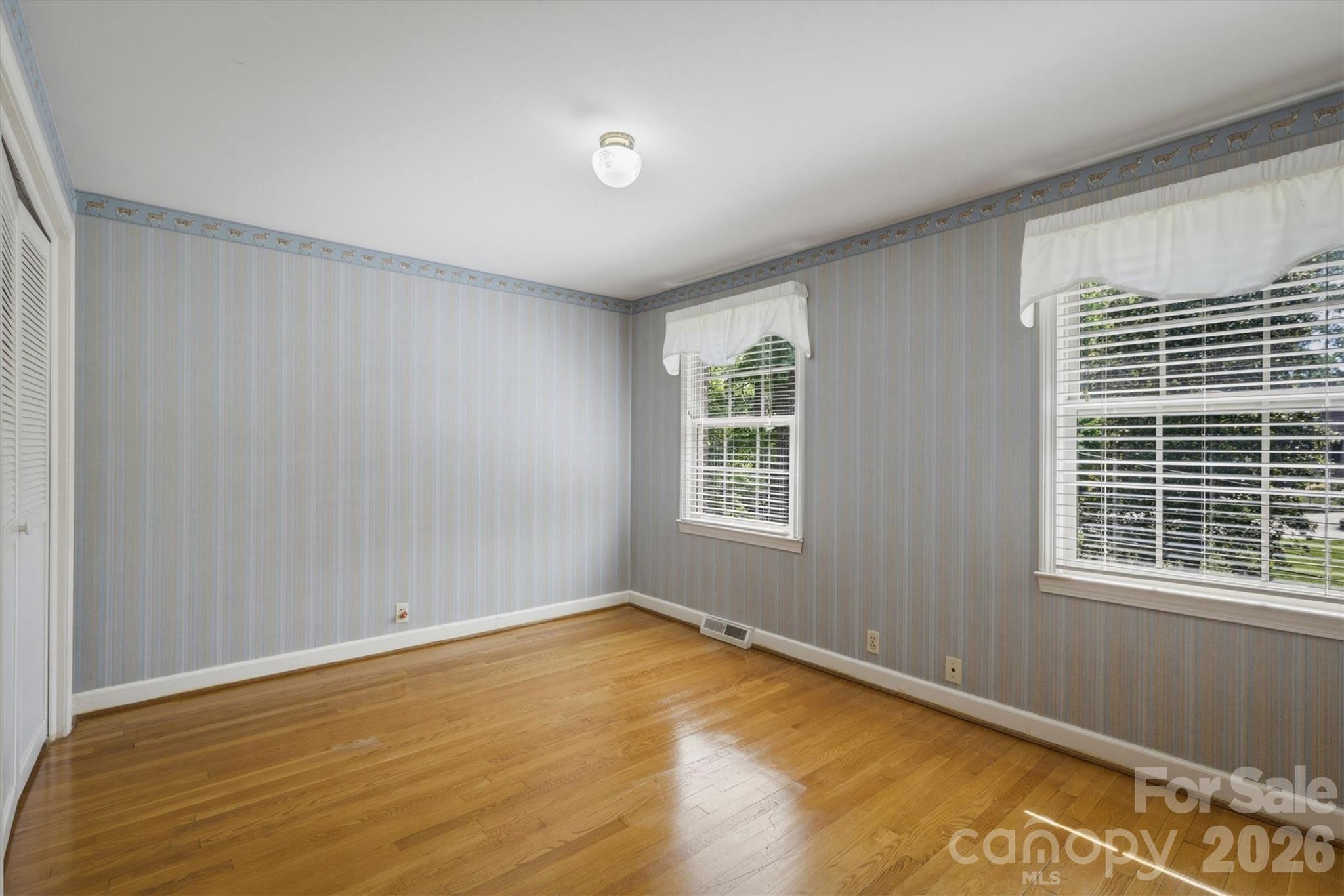 102 Woodland Drive — Morganton