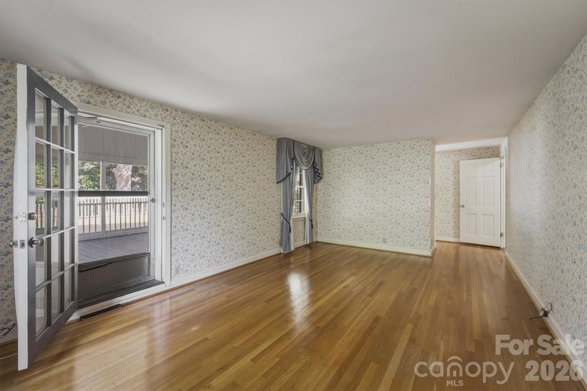 102 Woodland Drive — Morganton