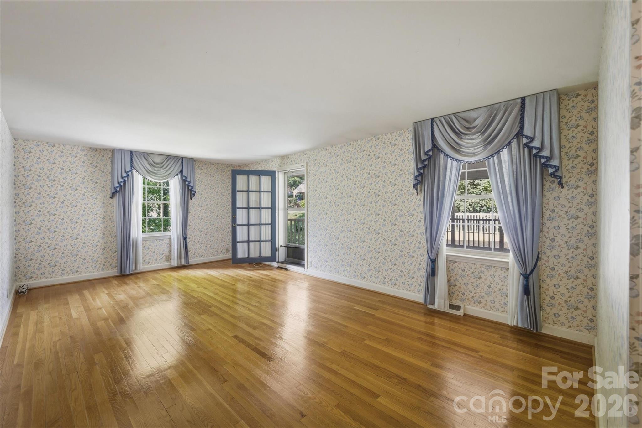102 Woodland Drive — Morganton