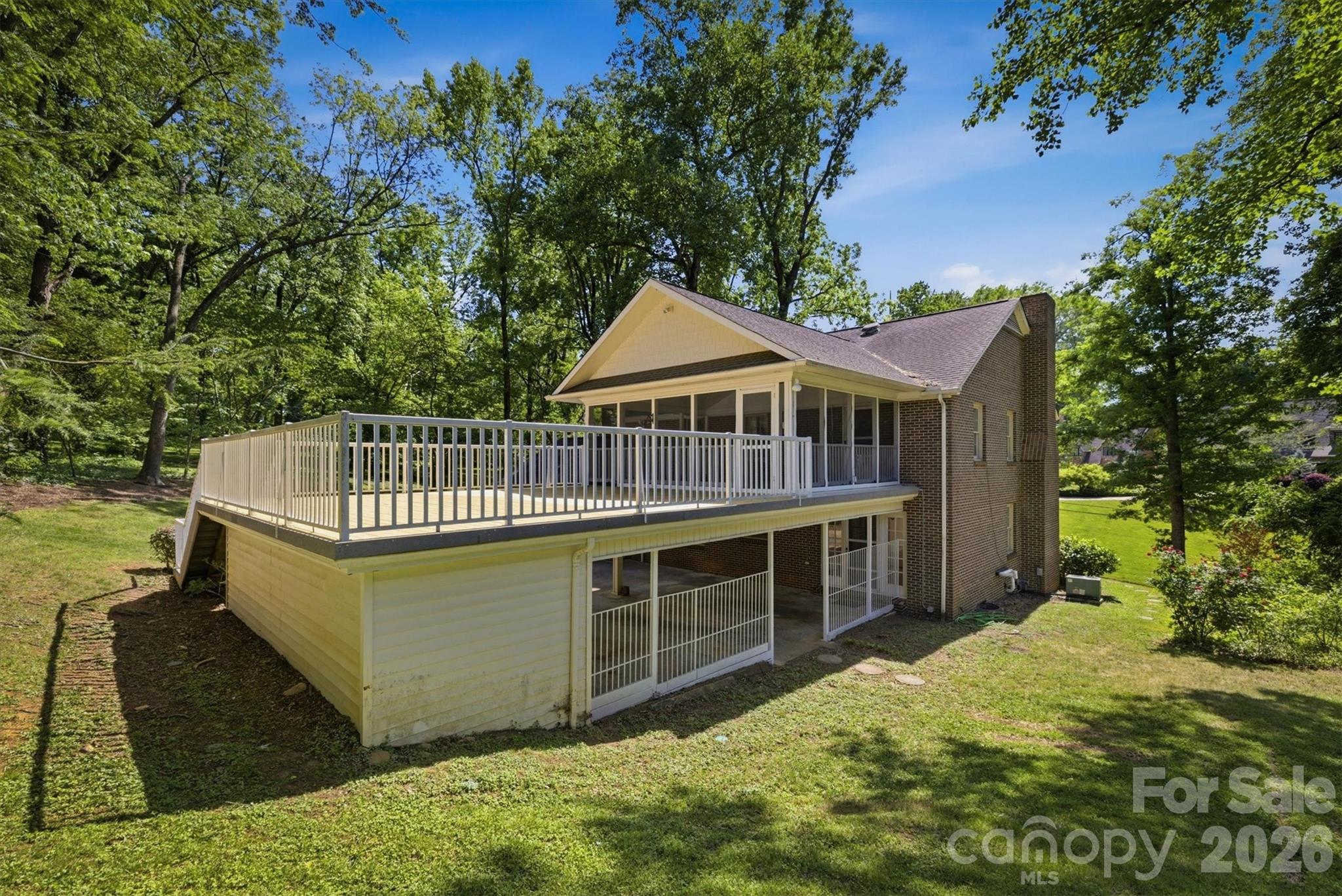 102 Woodland Drive — Morganton