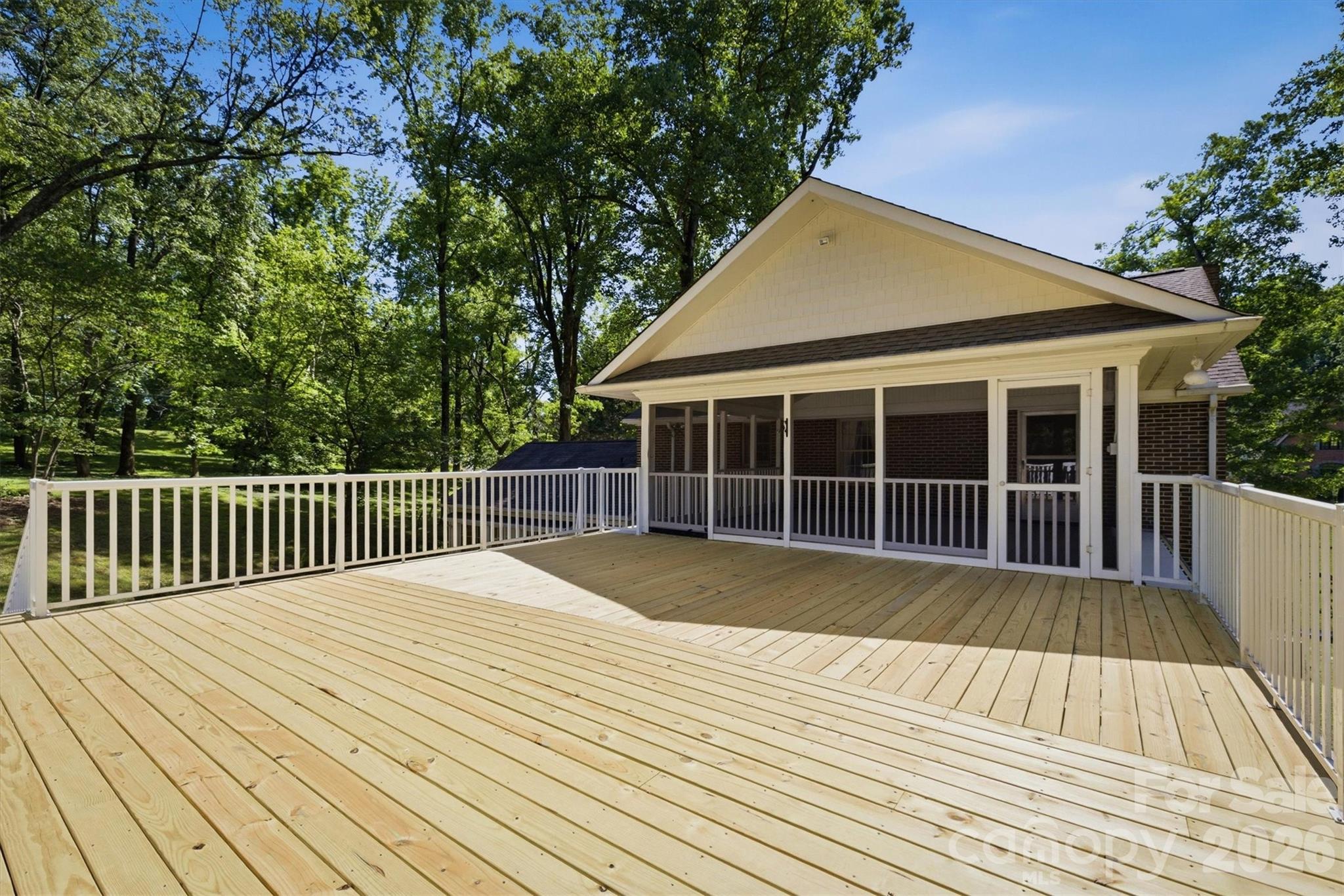 102 Woodland Drive — Morganton
