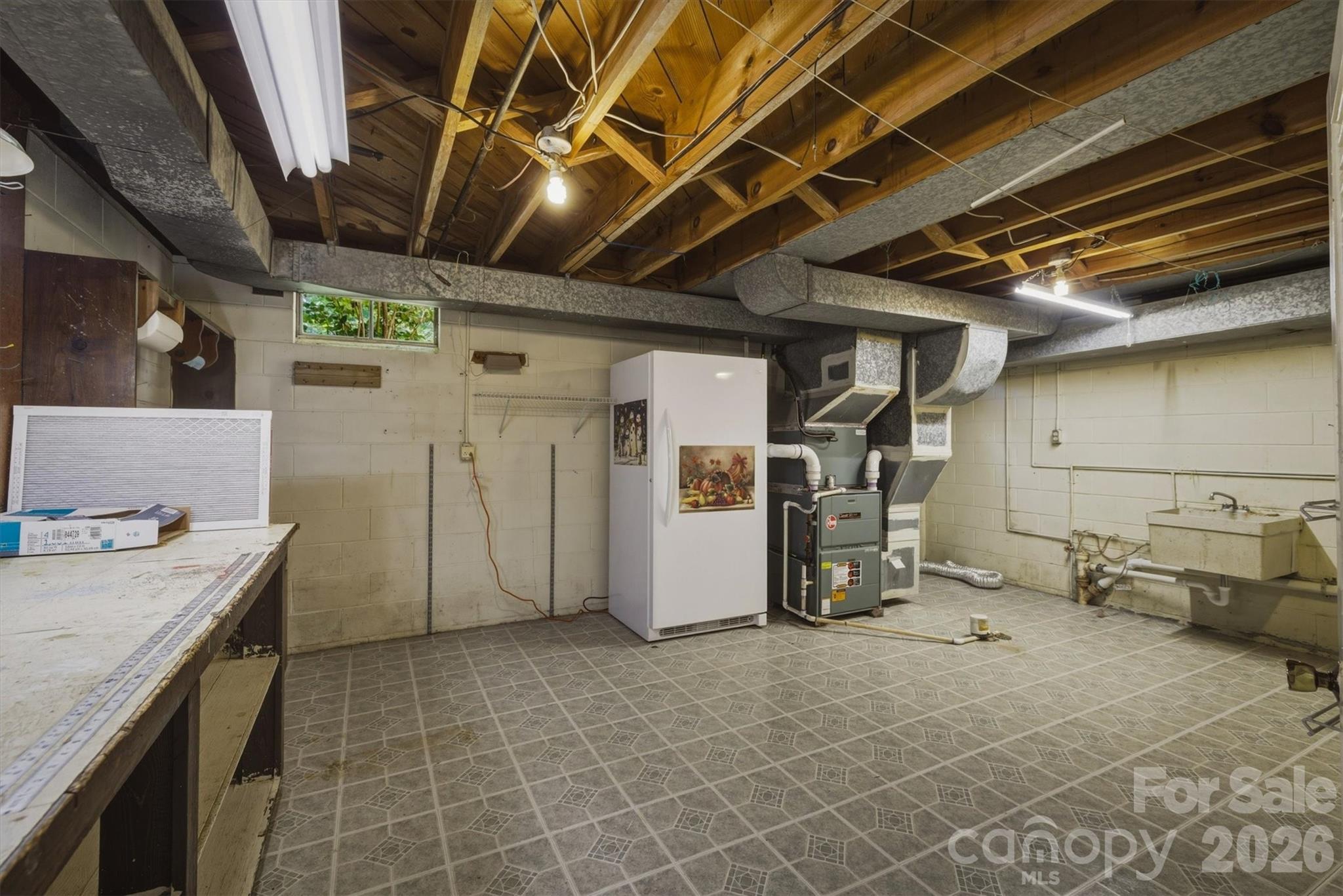 102 Woodland Drive — Morganton