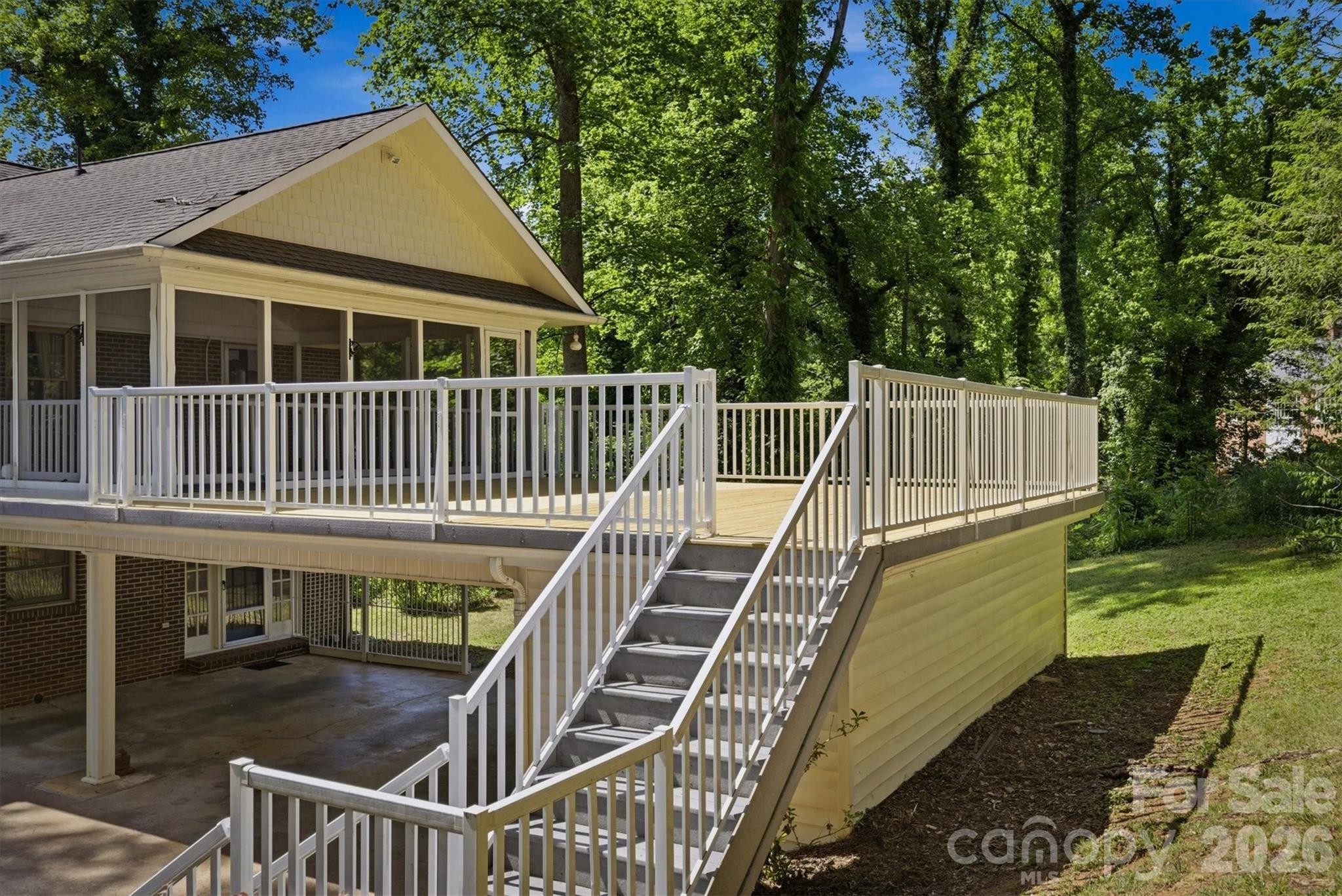 102 Woodland Drive — Morganton