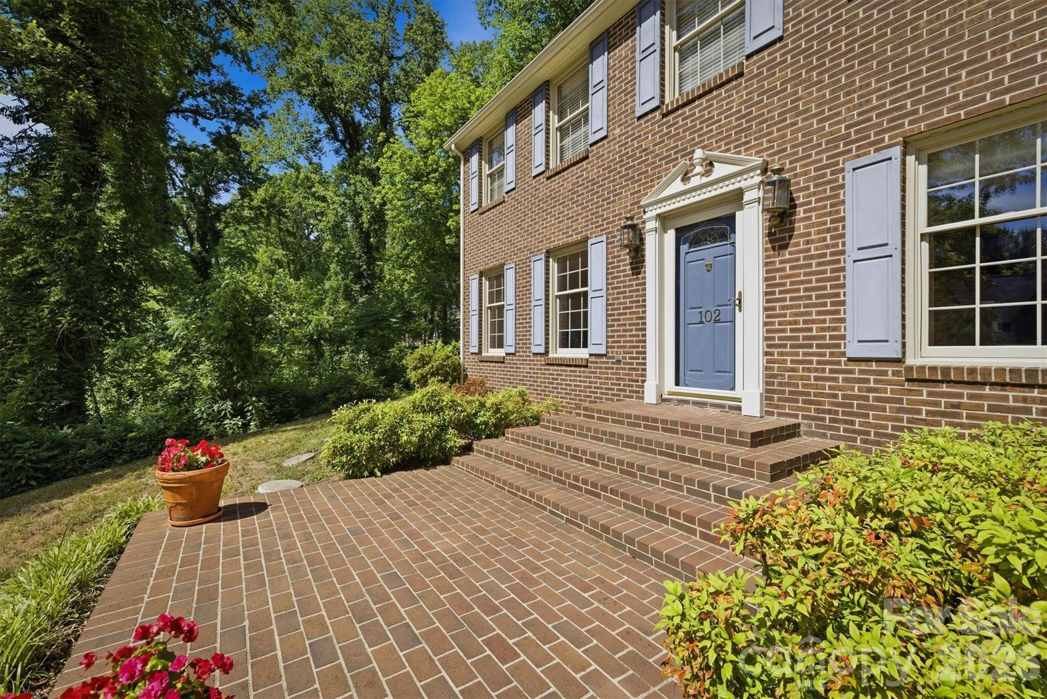 102 Woodland Drive — Morganton