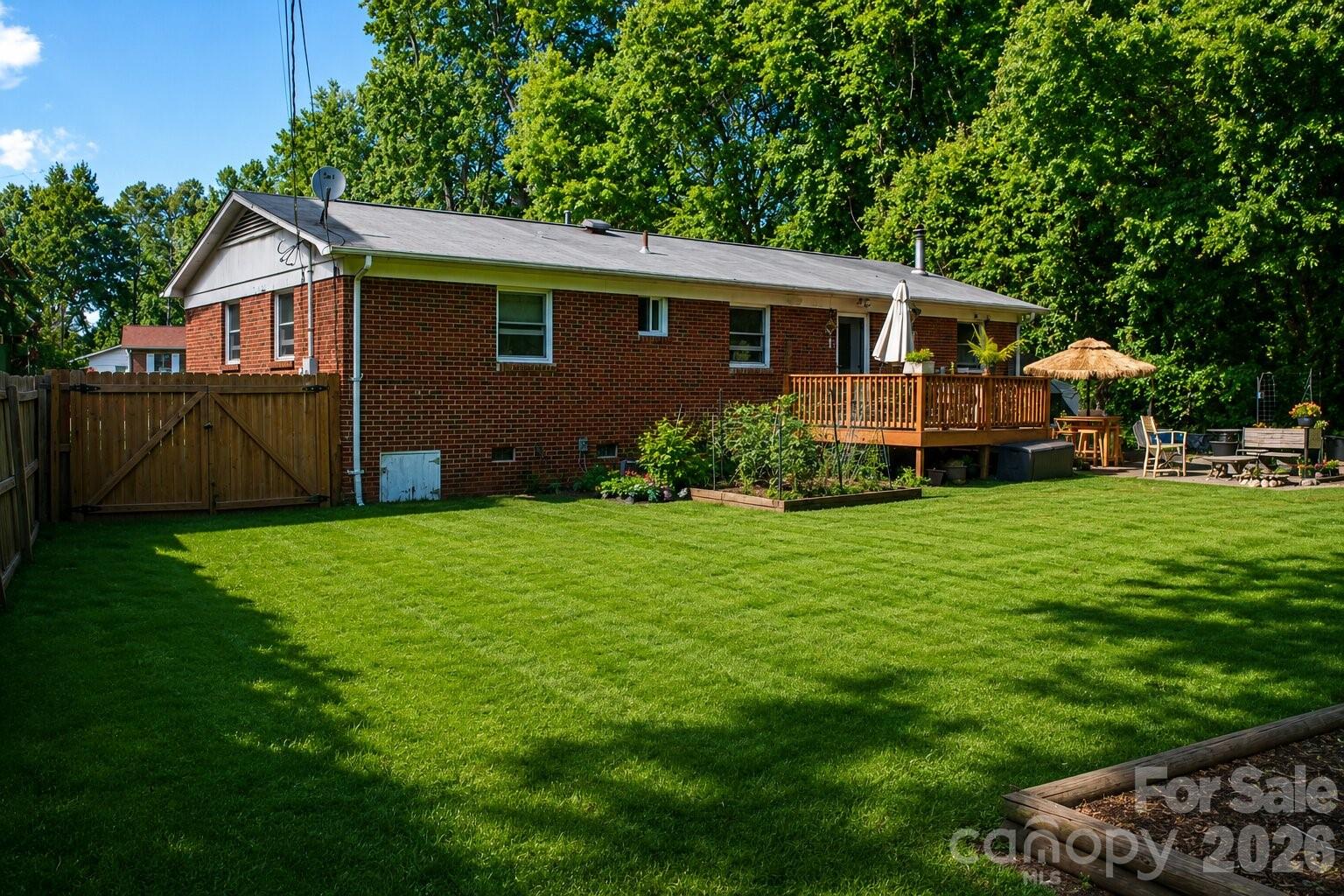 1122 Zion Court — Charlotte