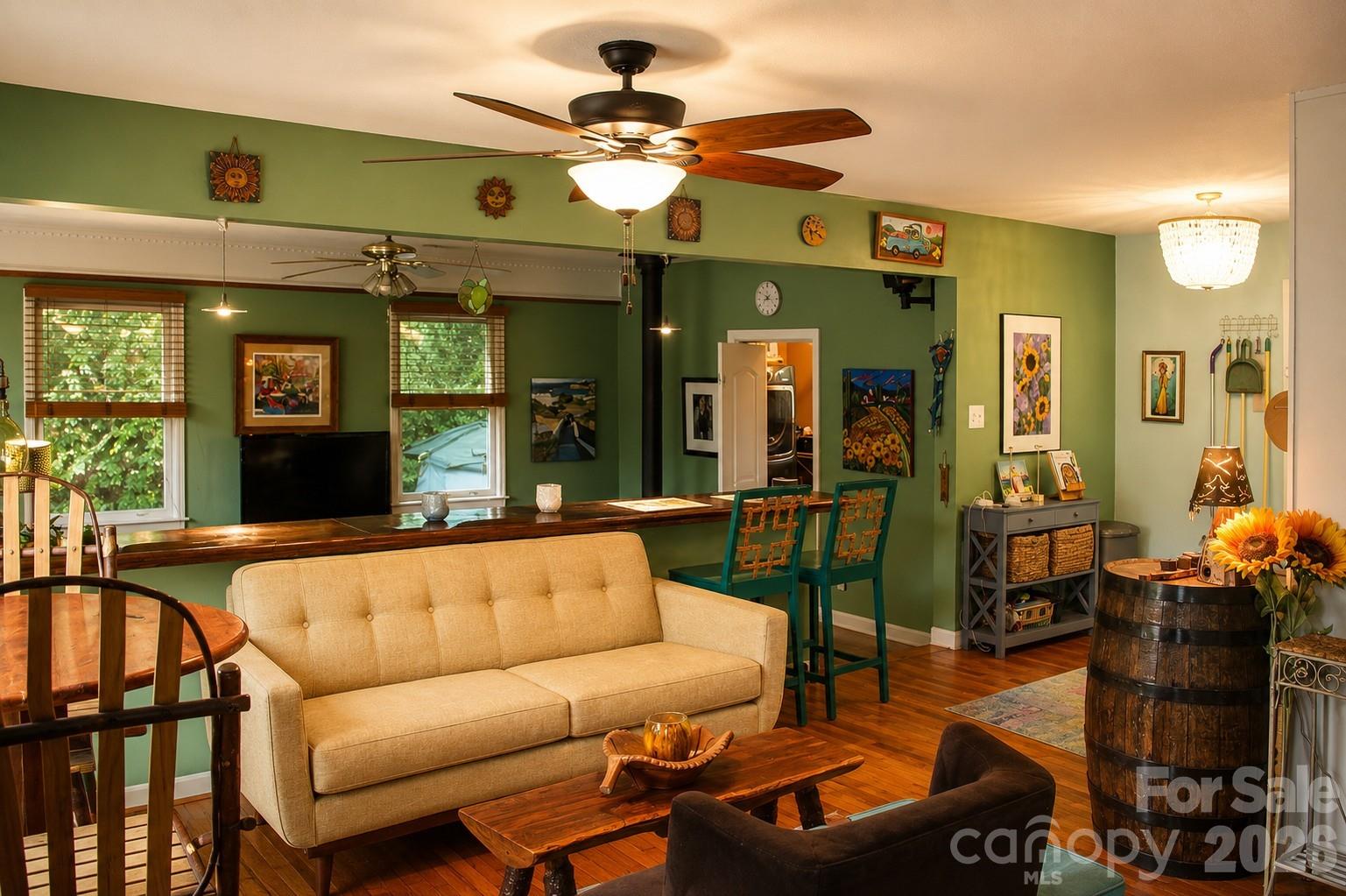 1122 Zion Court — Charlotte