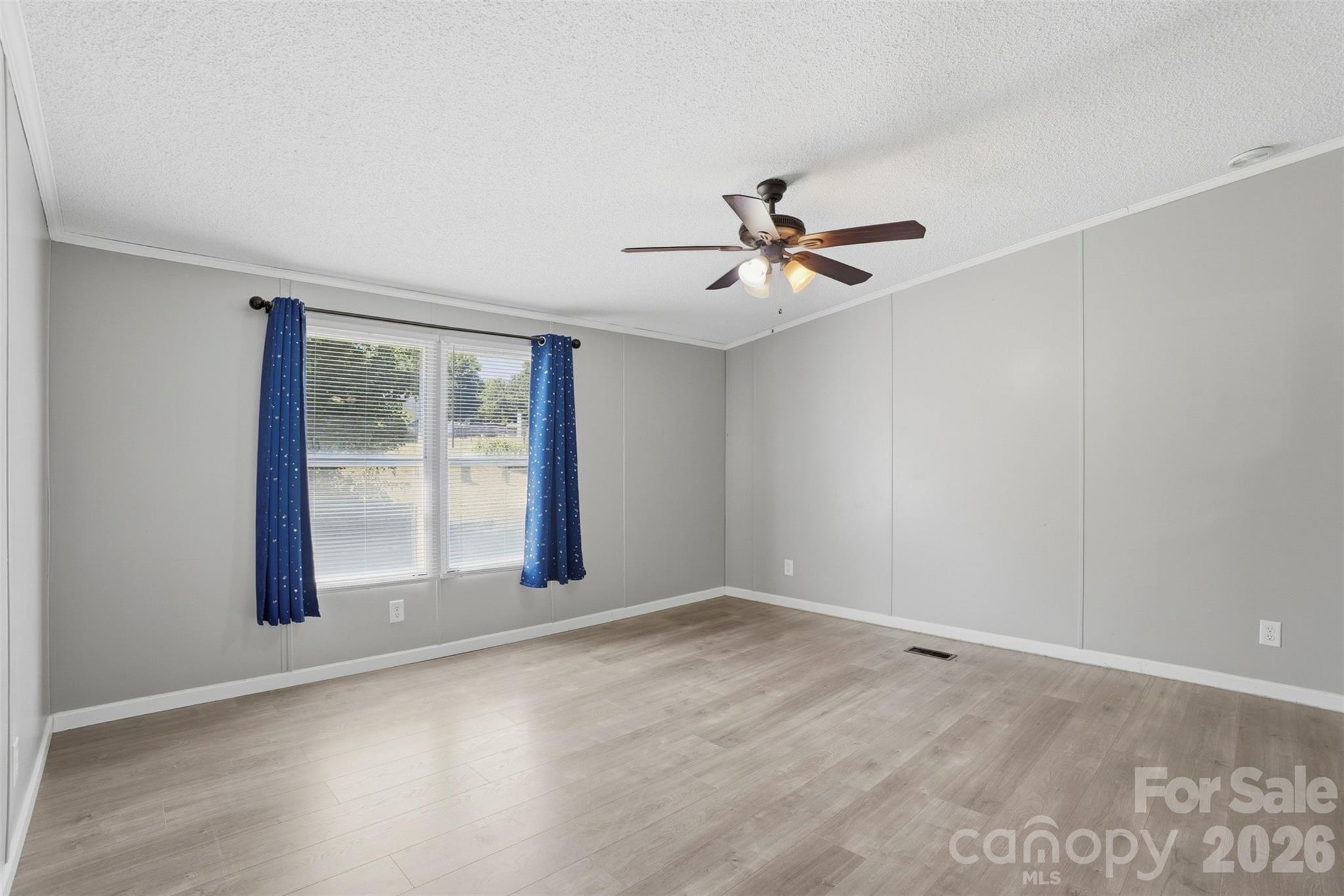 8755 Carroll Street — Hickory