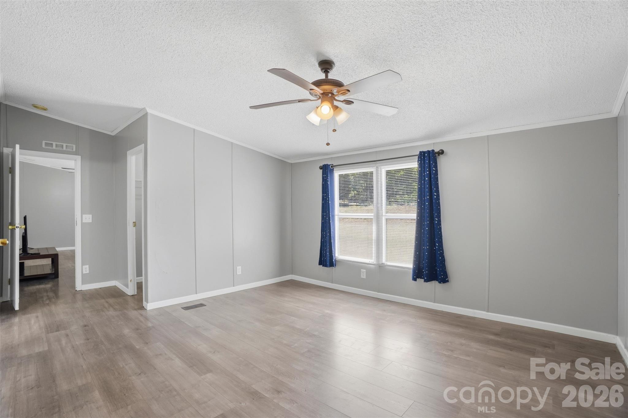 8755 Carroll Street — Hickory