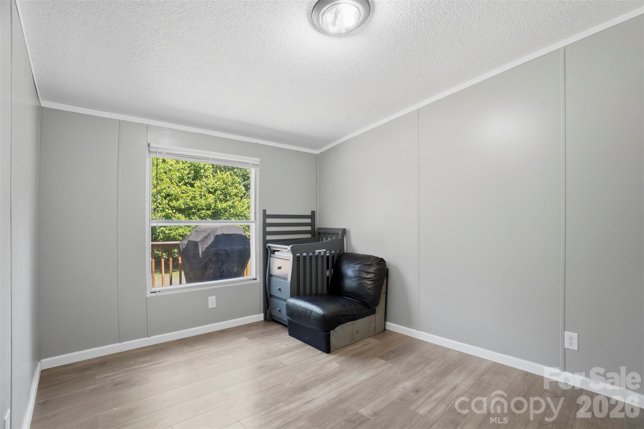 8755 Carroll Street — Hickory