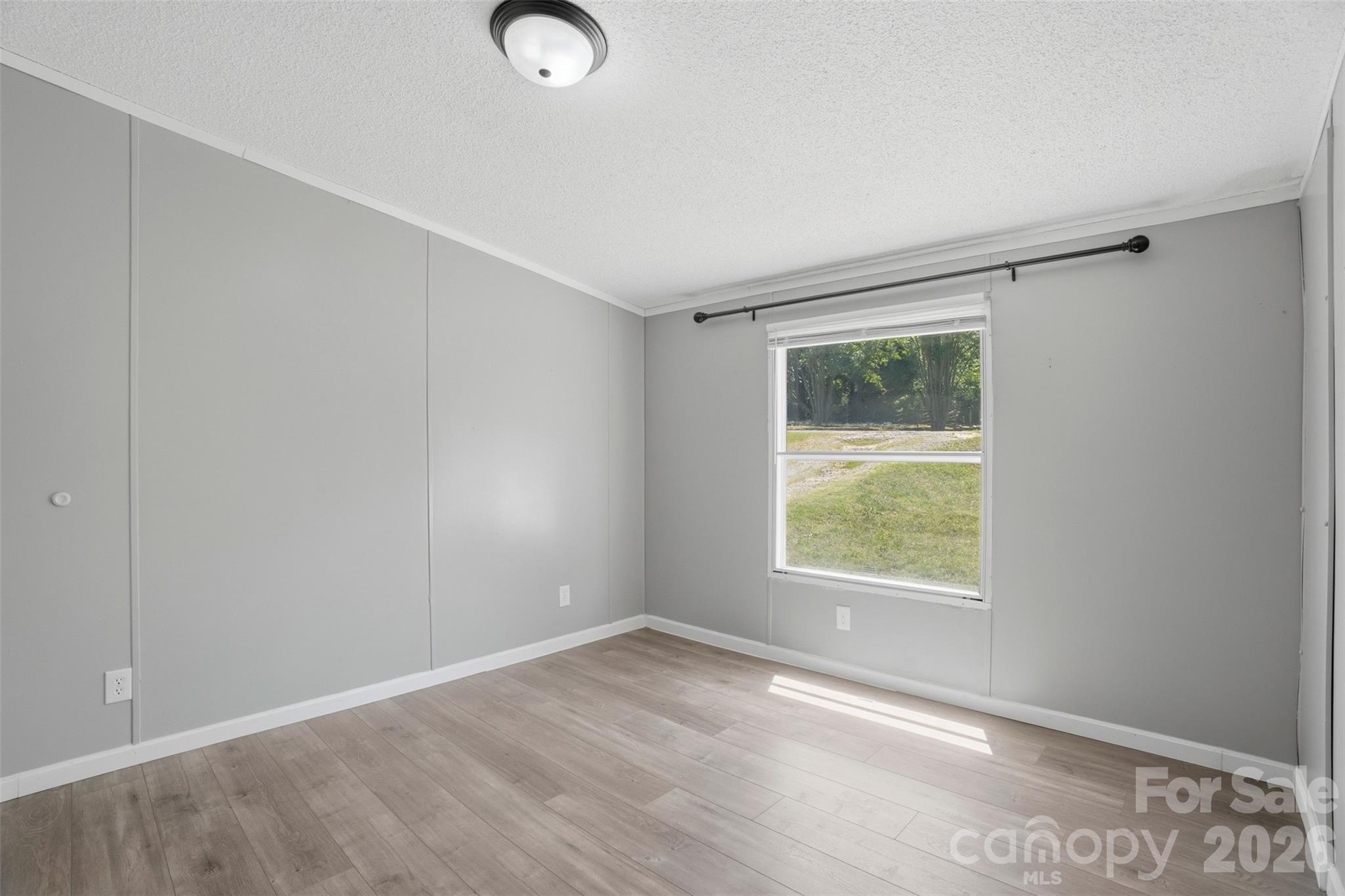 8755 Carroll Street — Hickory
