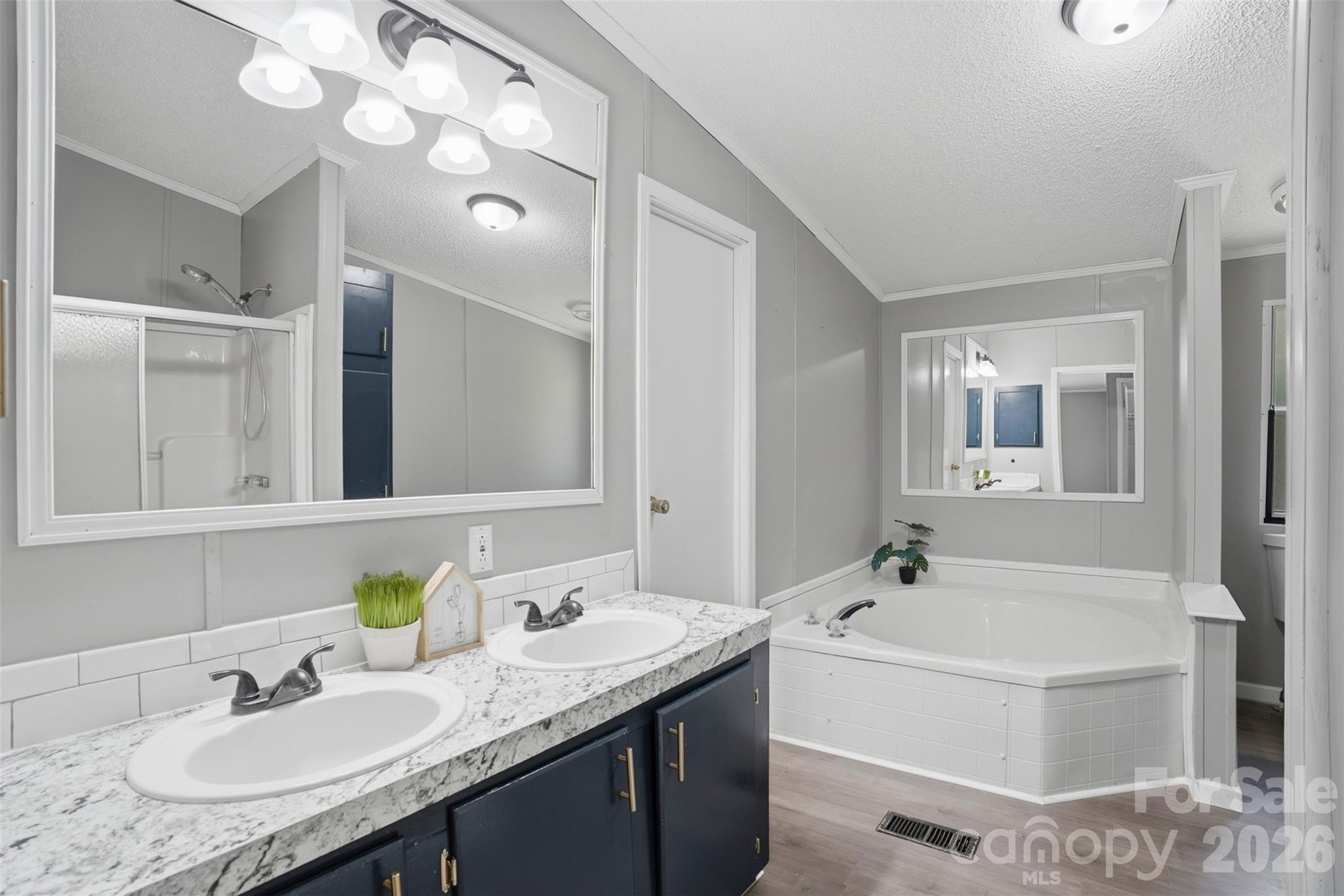 8755 Carroll Street — Hickory