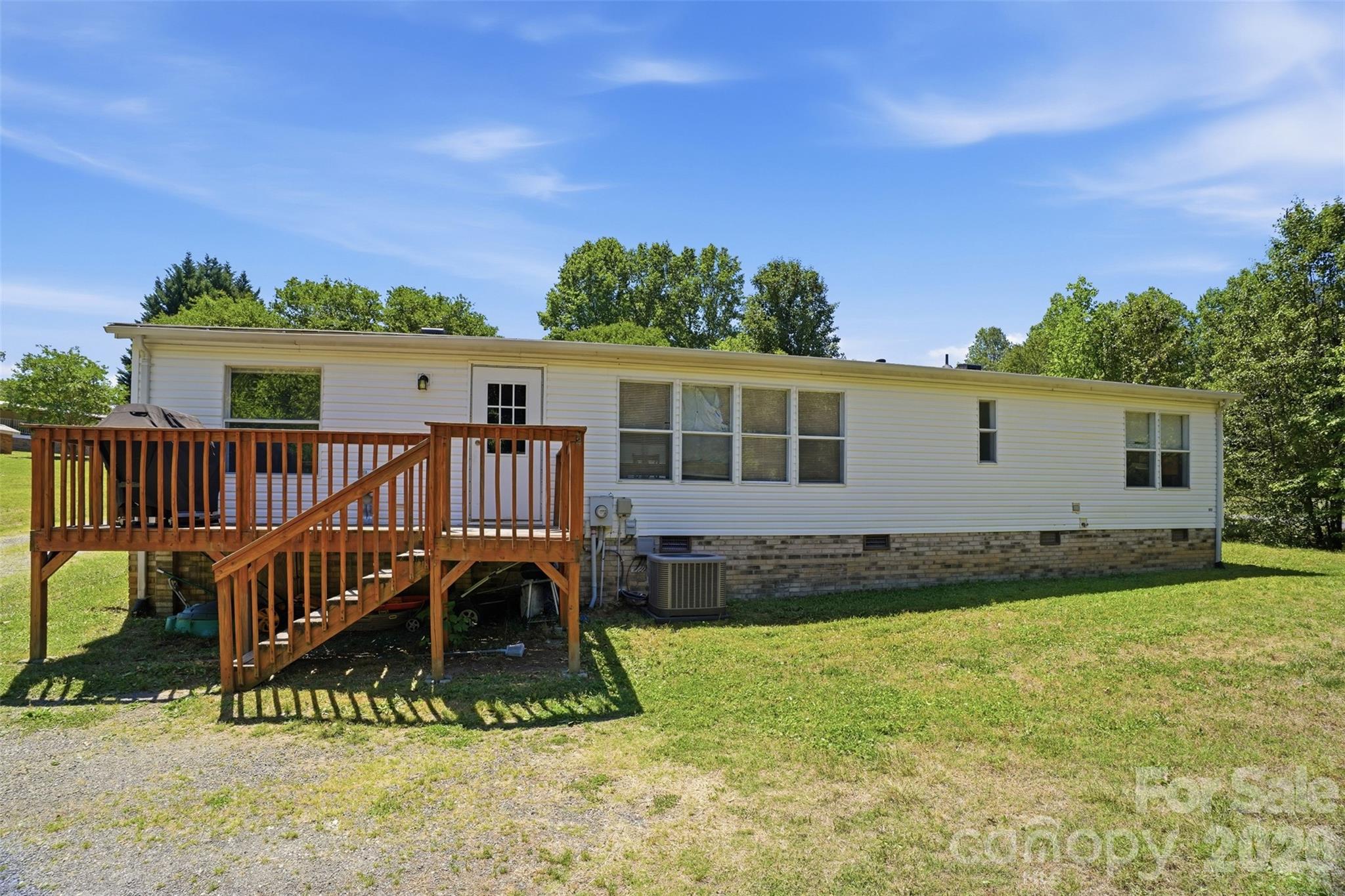 8755 Carroll Street — Hickory