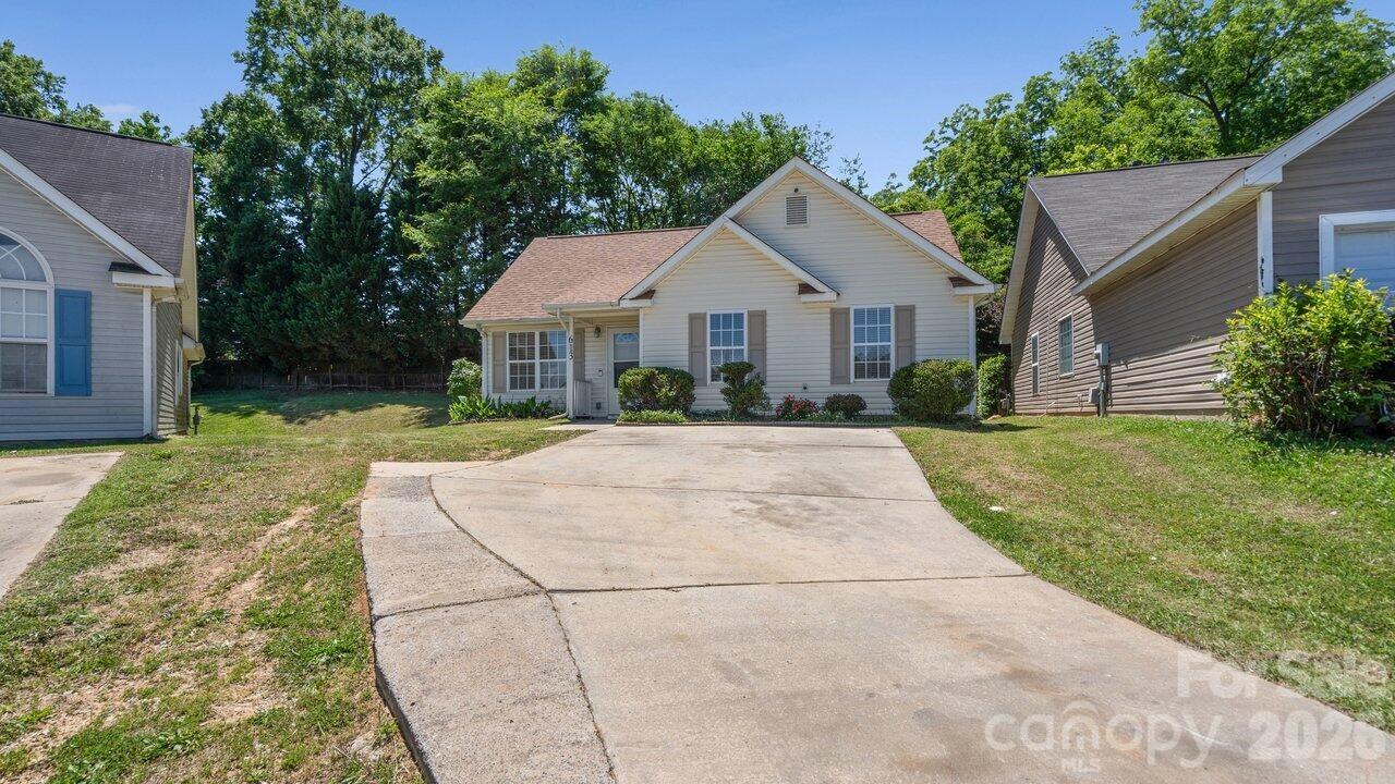 613 Hoskins Ridge Lane — Charlotte