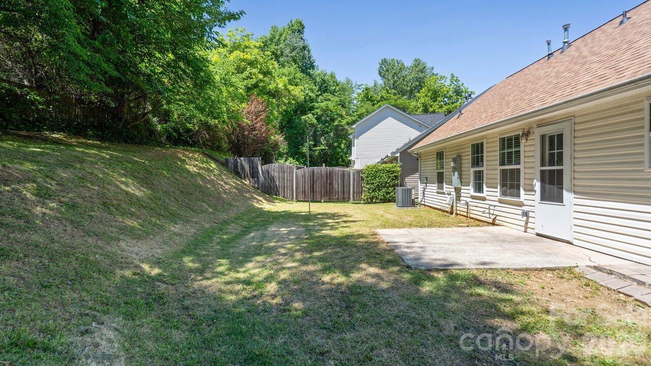 613 Hoskins Ridge Lane — Charlotte