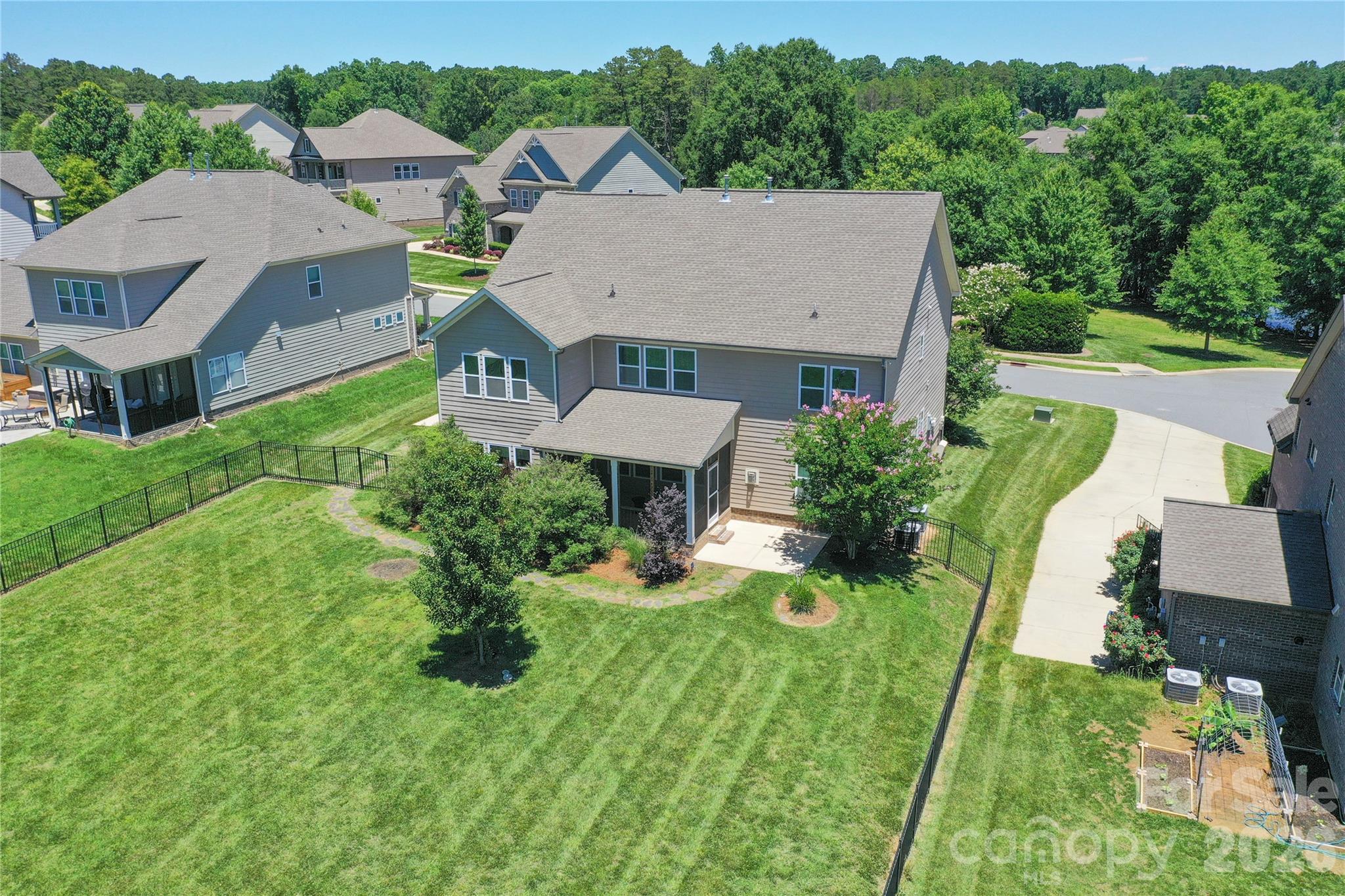 2028 Perry Pond Drive — Waxhaw