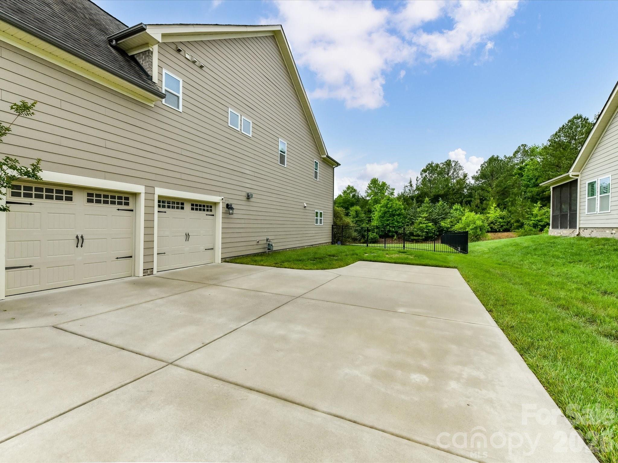 2028 Perry Pond Drive — Waxhaw