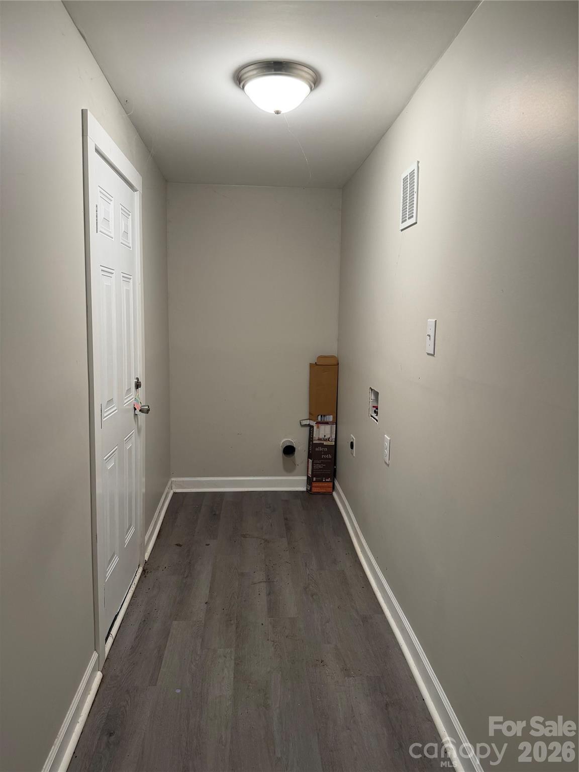 1450 3rd Street — Hickory