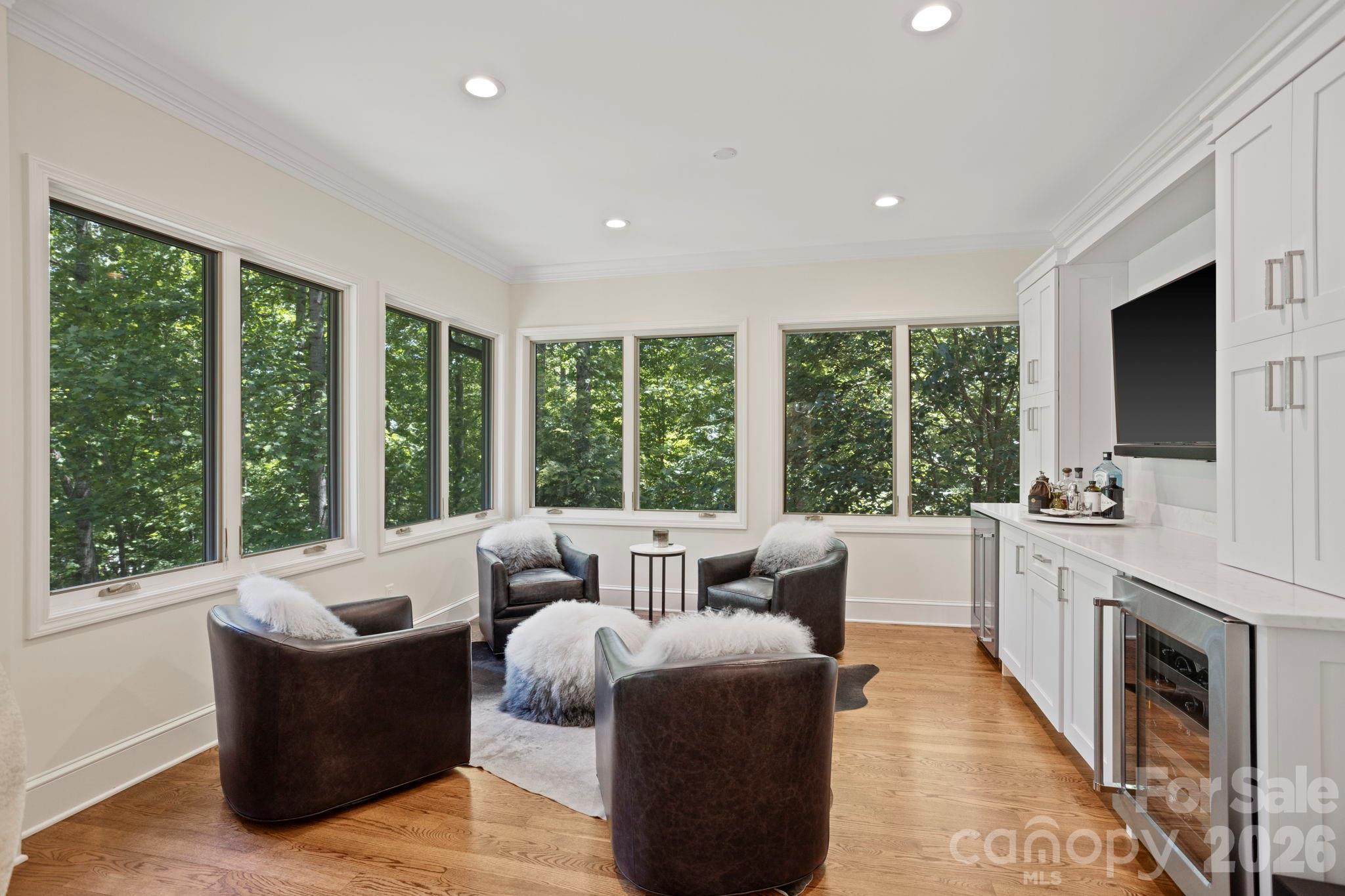 20 Fernridge Court — Flat Rock