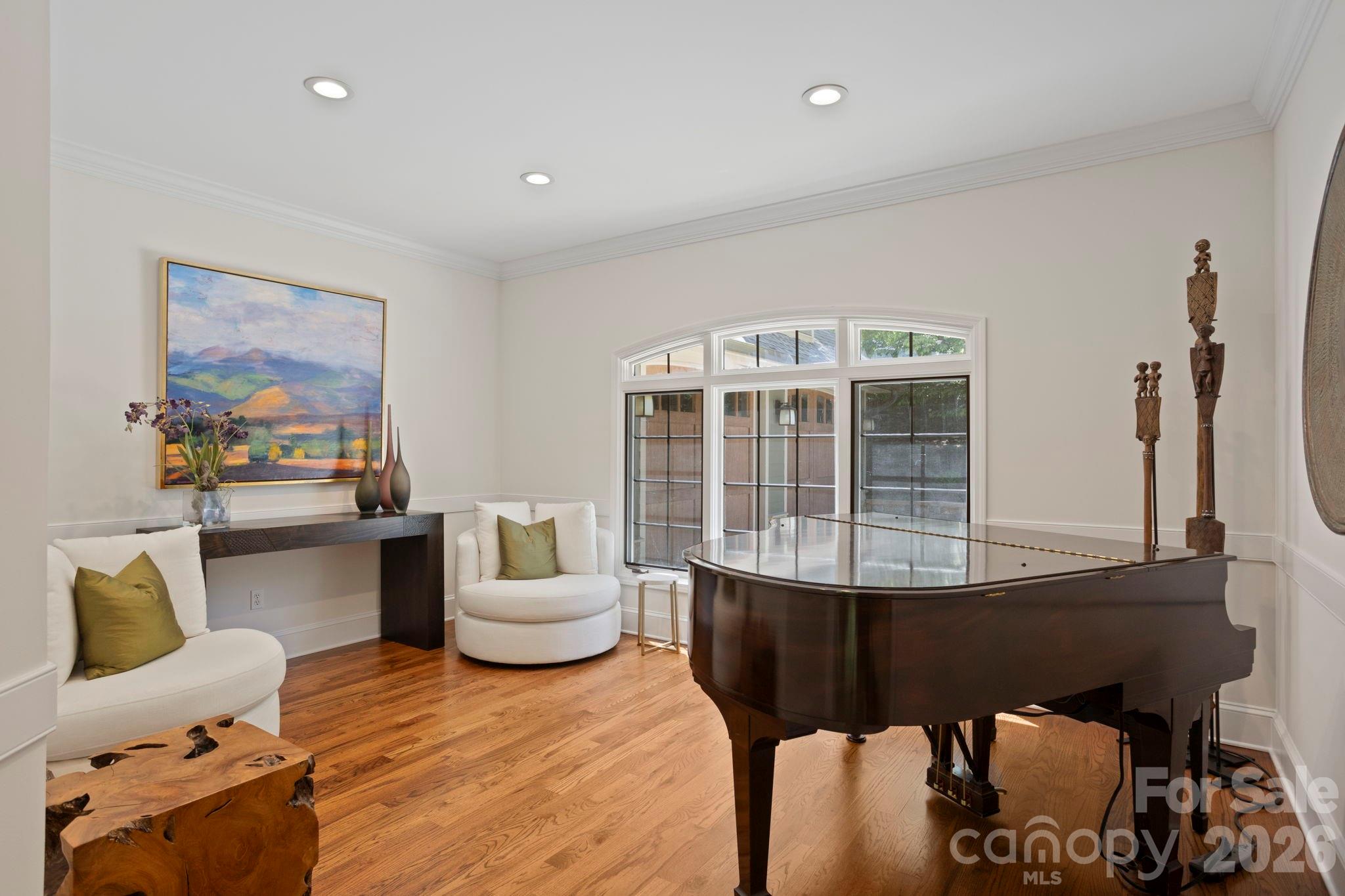20 Fernridge Court — Flat Rock
