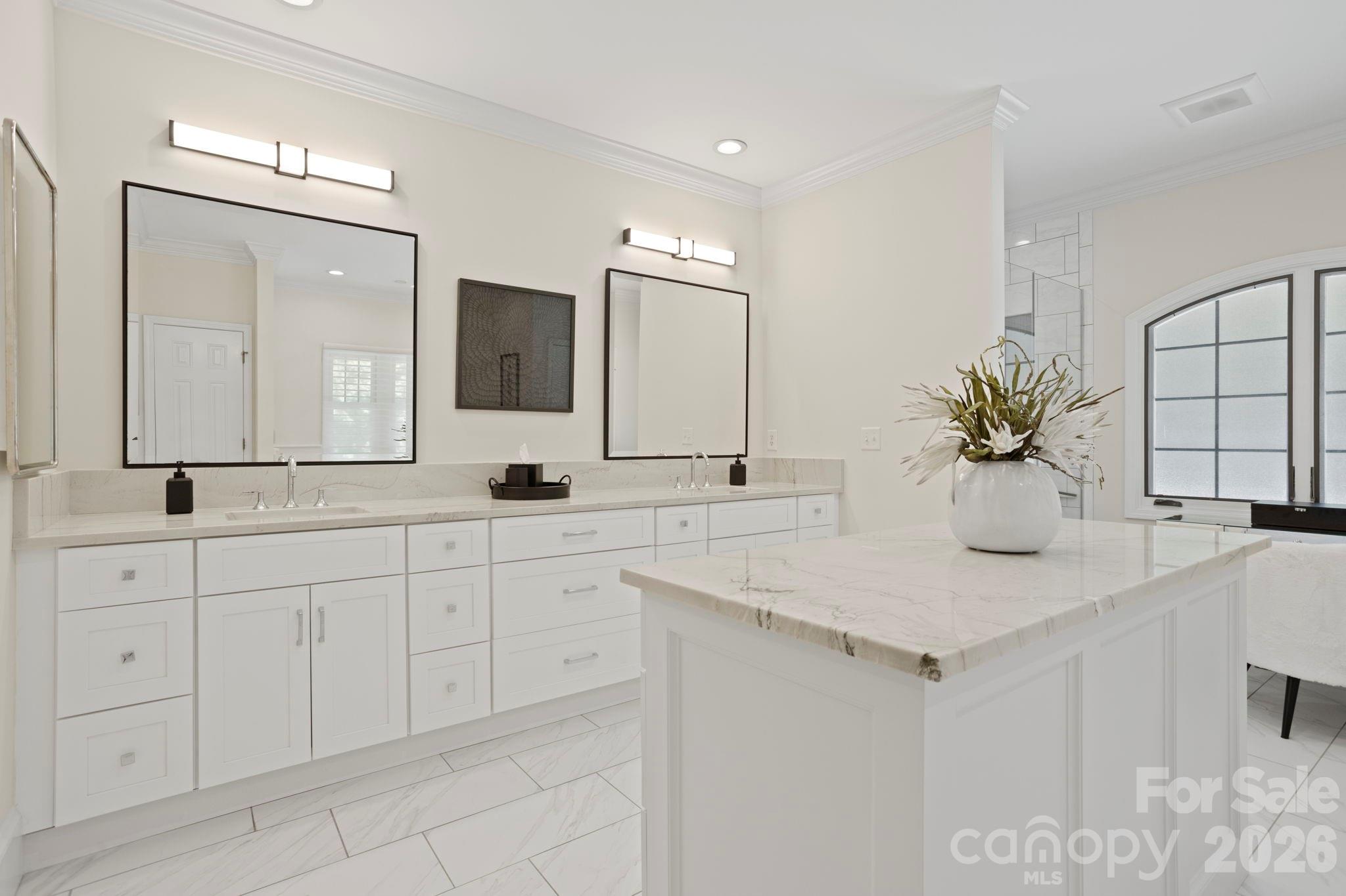 20 Fernridge Court — Flat Rock