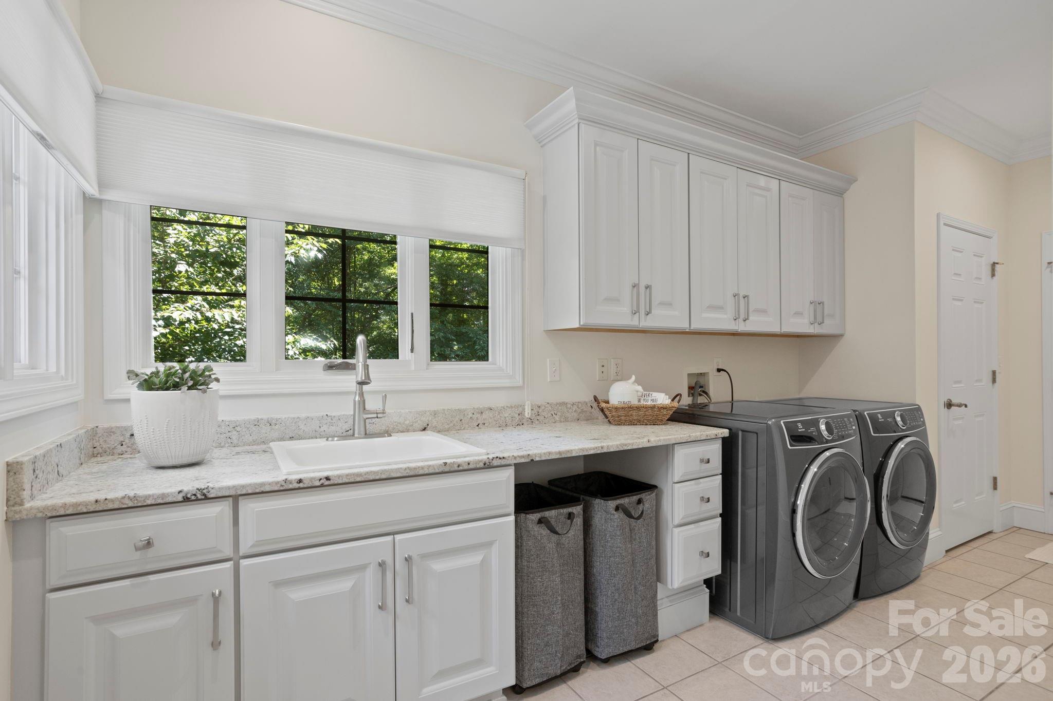 20 Fernridge Court — Flat Rock