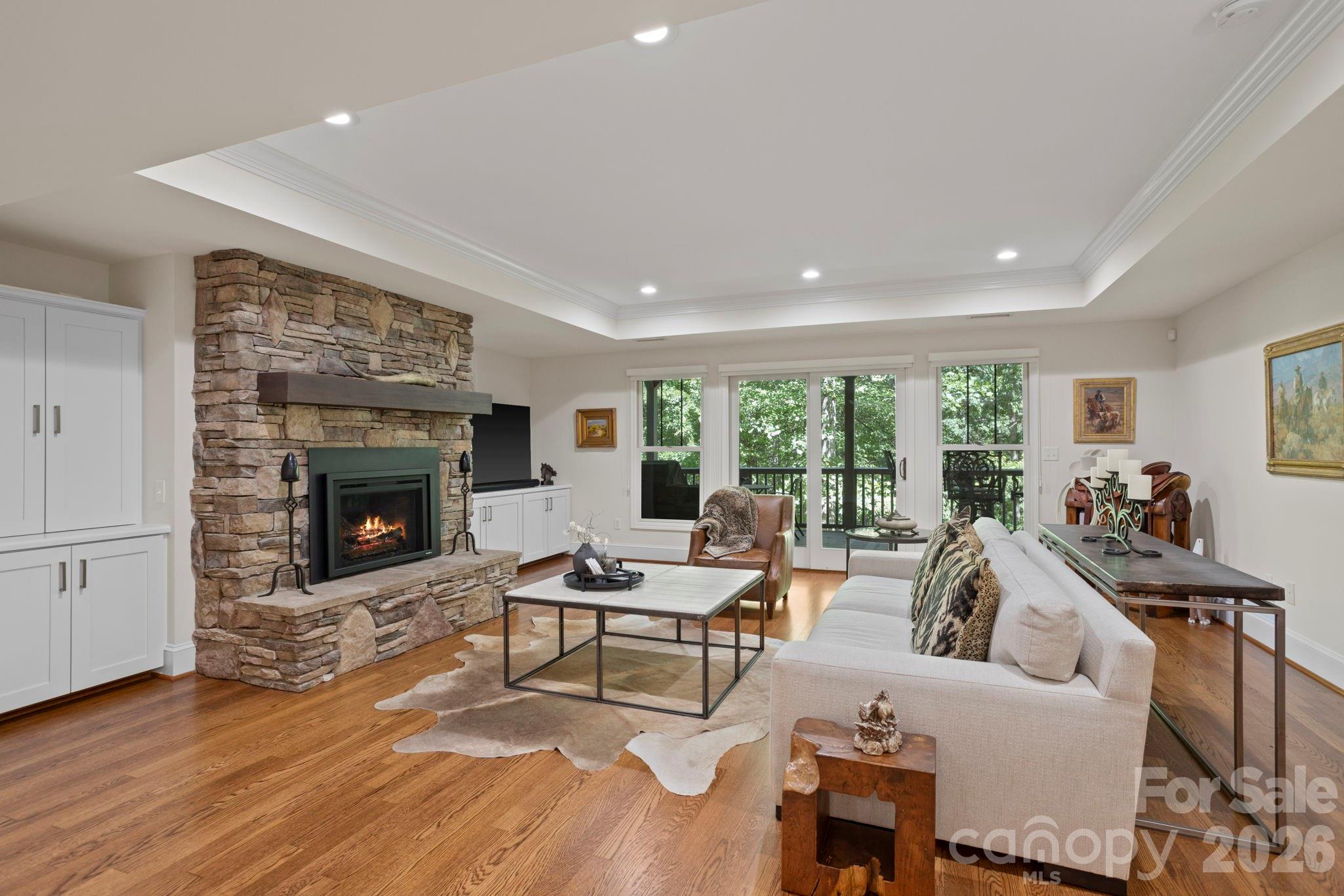 20 Fernridge Court — Flat Rock