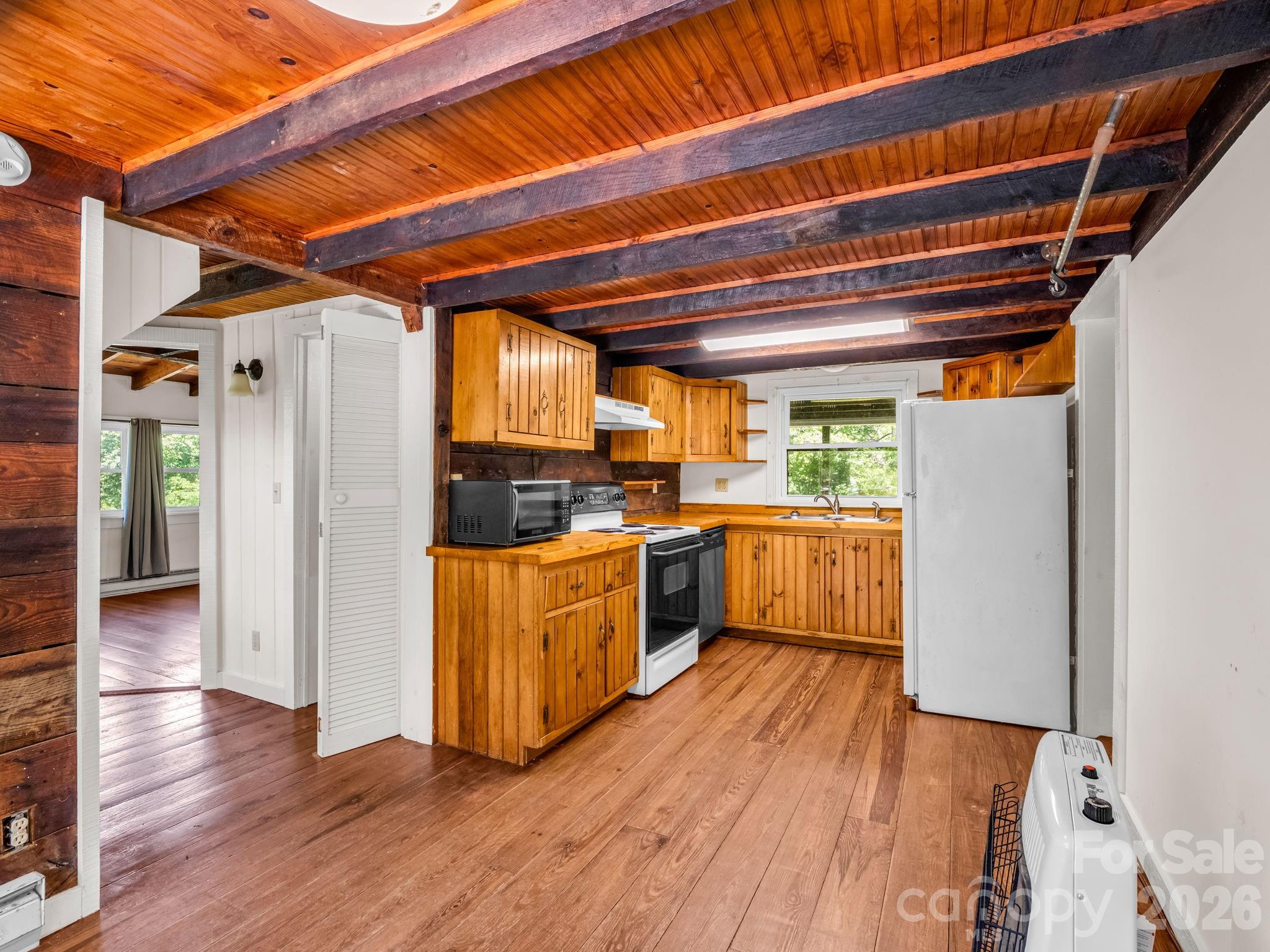 255 & 257 Crescent Street — Saluda