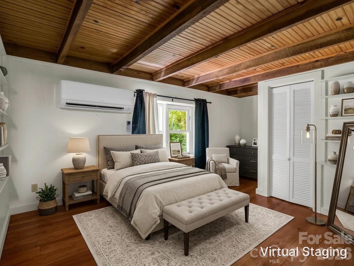 255 & 257 Crescent Street — Saluda