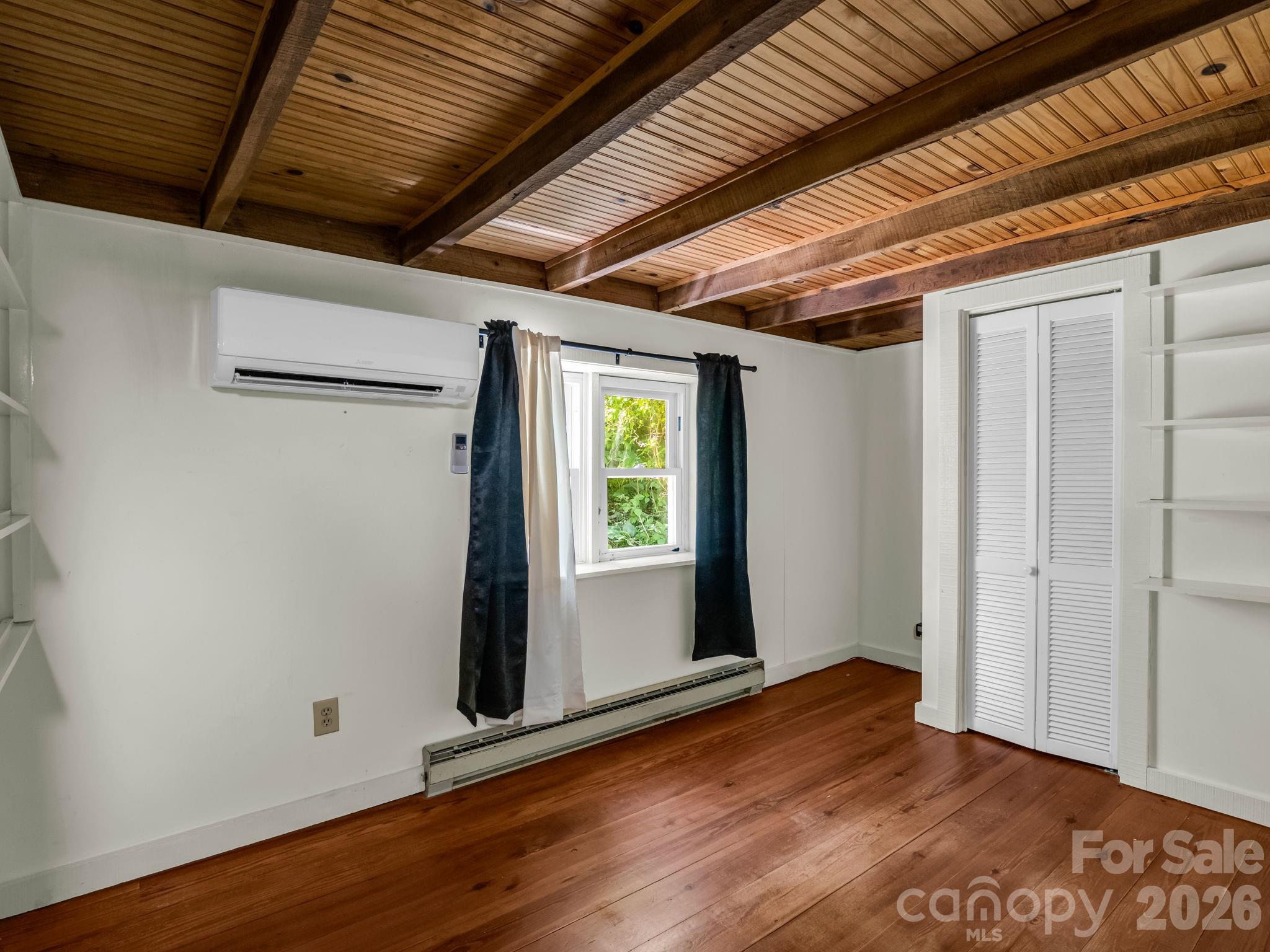 255 & 257 Crescent Street — Saluda