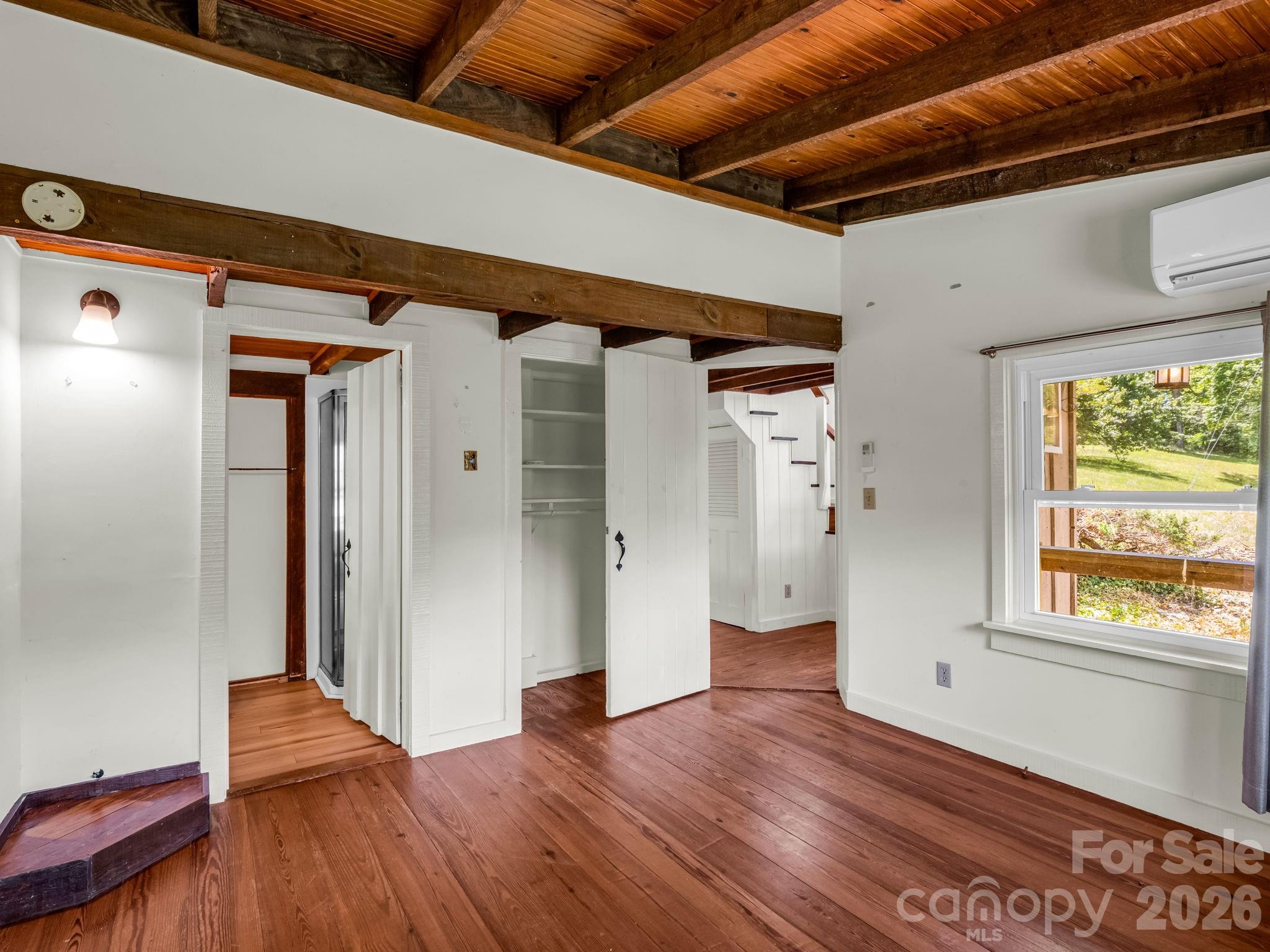 255 & 257 Crescent Street — Saluda