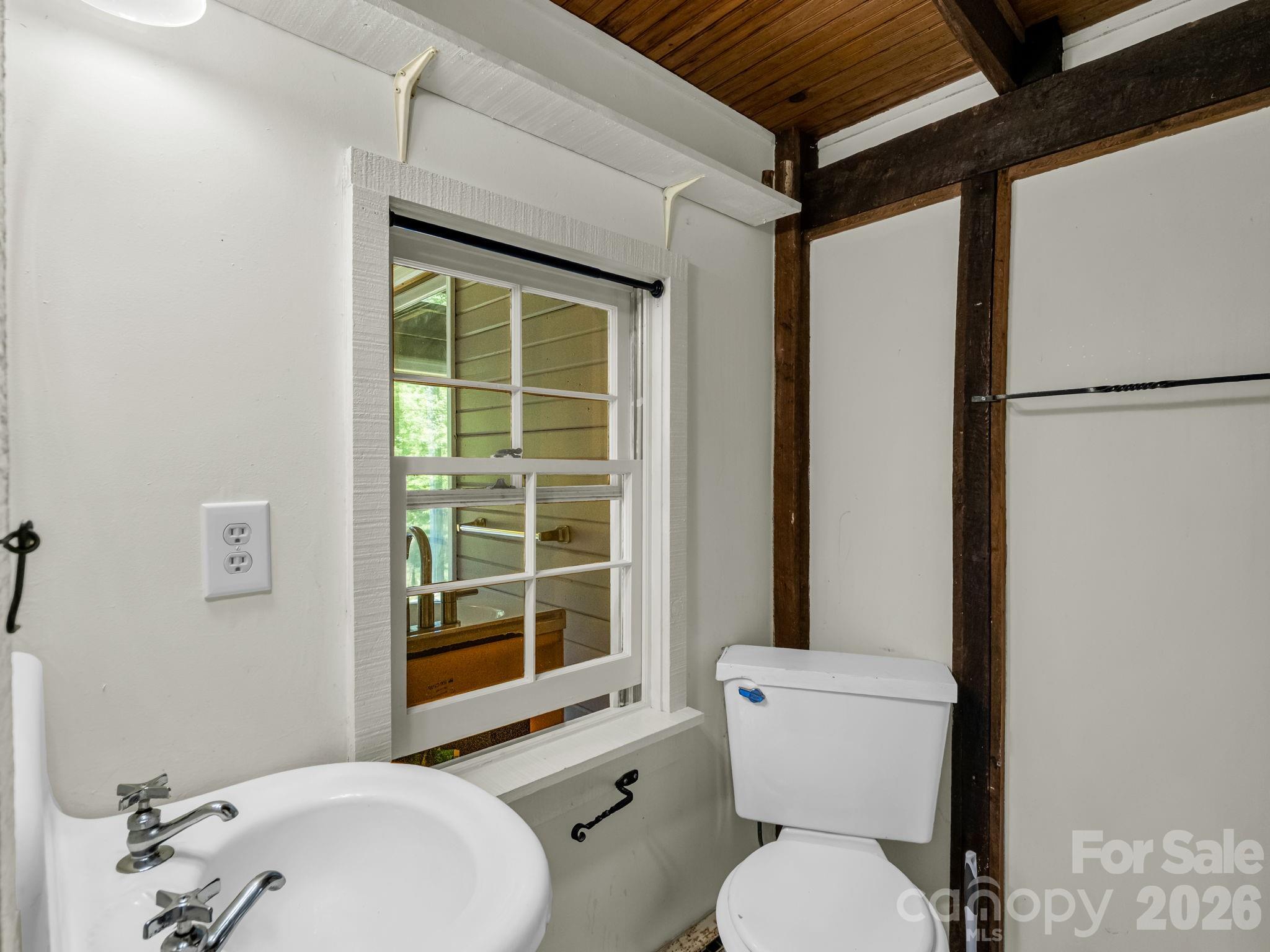 255 & 257 Crescent Street — Saluda