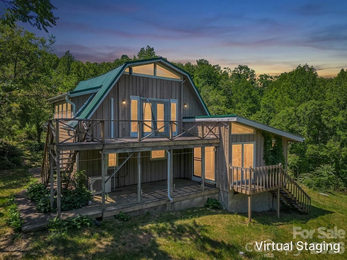 255 & 257 Crescent Street — Saluda
