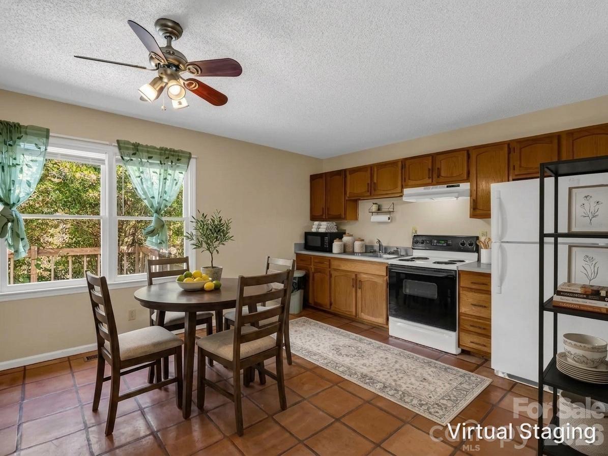 255 & 257 Crescent Street — Saluda