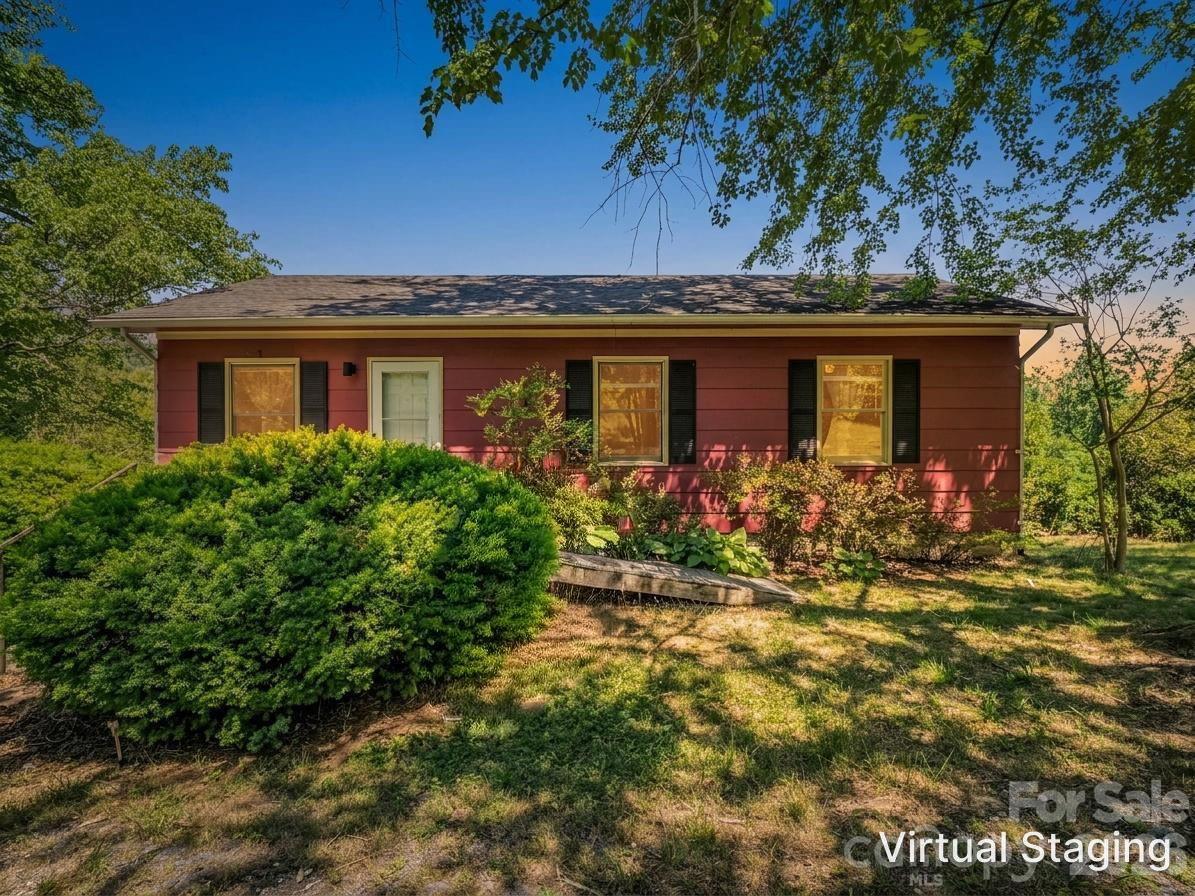 255 & 257 Crescent Street — Saluda