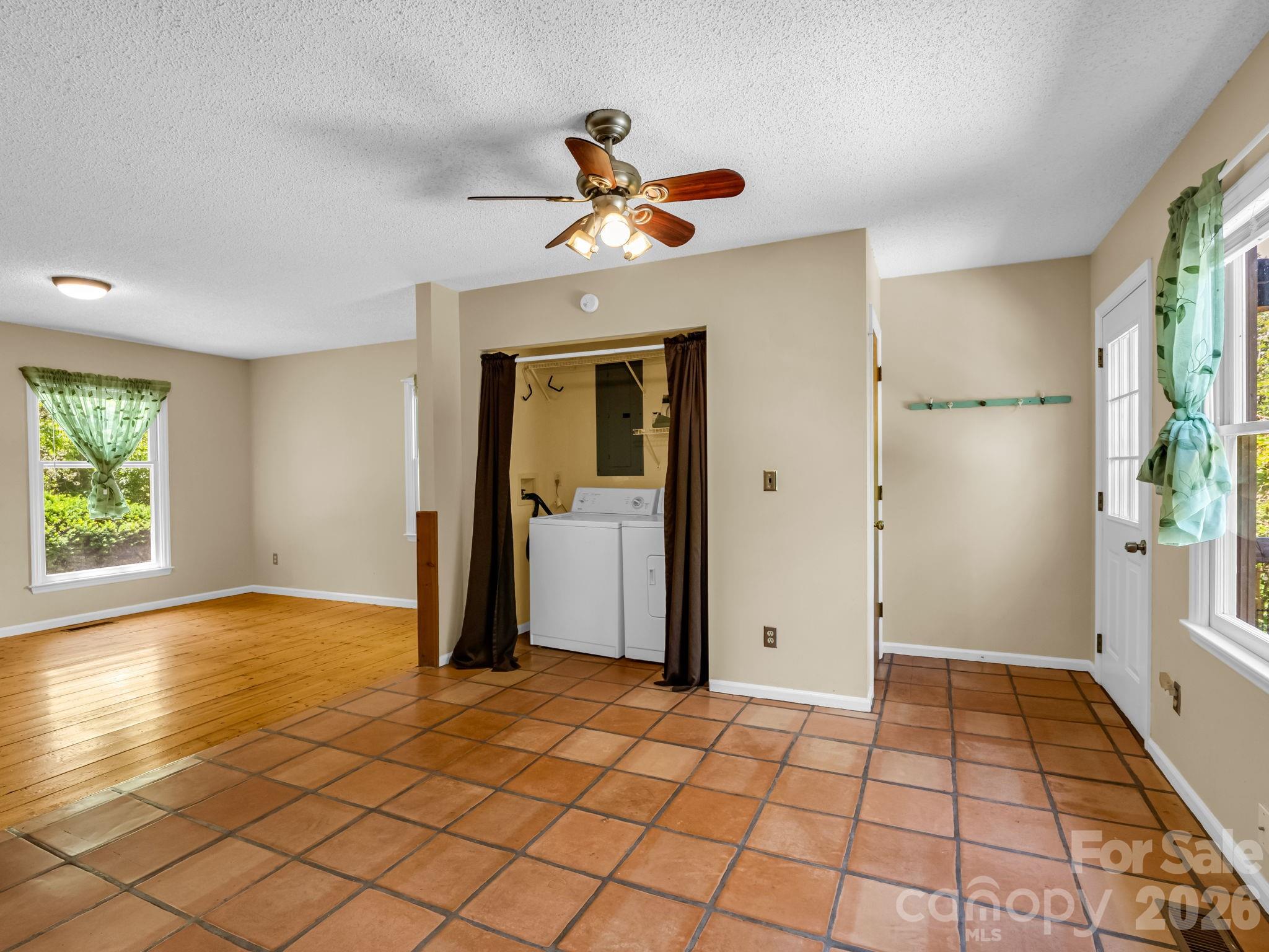 255 & 257 Crescent Street — Saluda