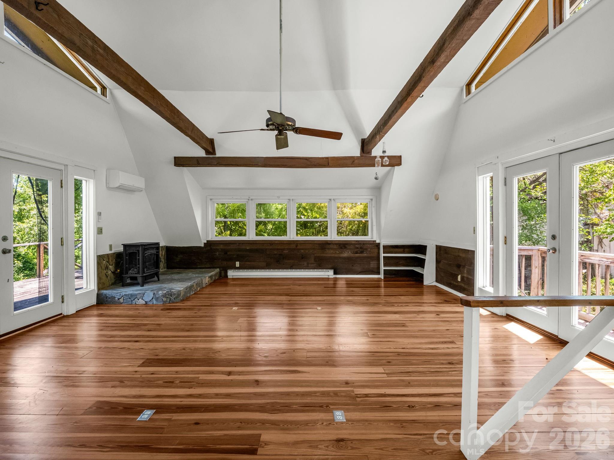 255 & 257 Crescent Street — Saluda