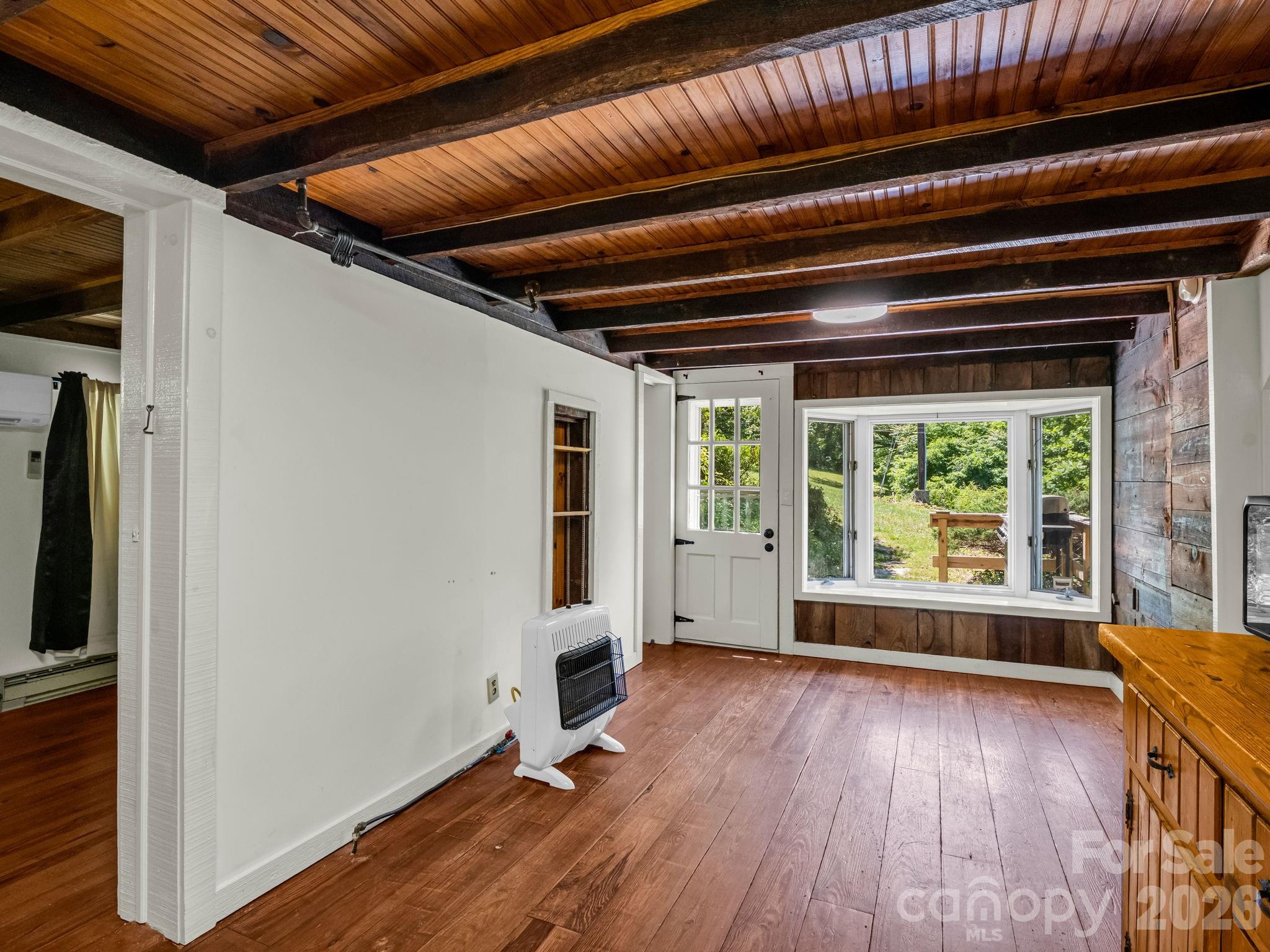 255 & 257 Crescent Street — Saluda