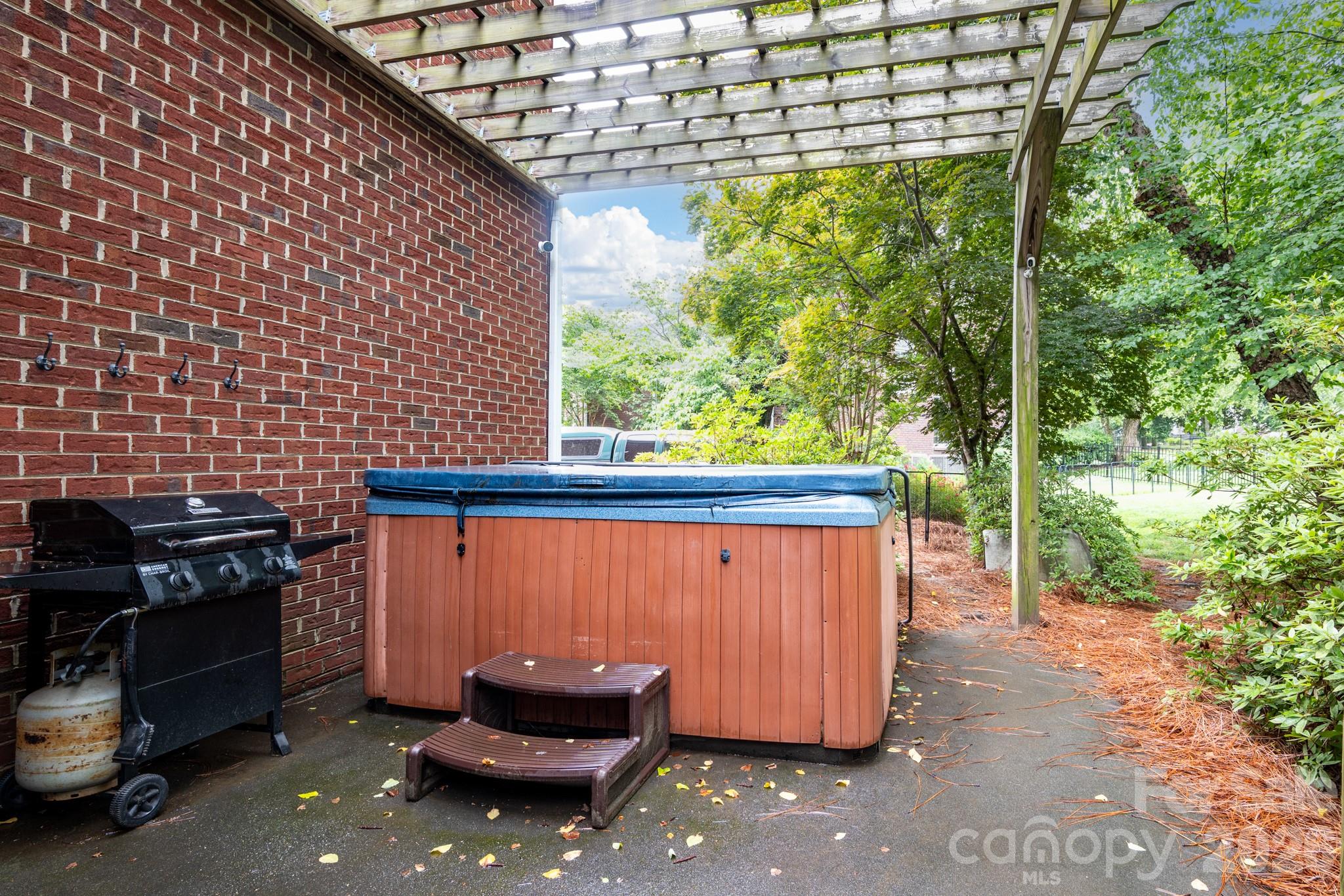 837 Shetland Place NW — Concord
