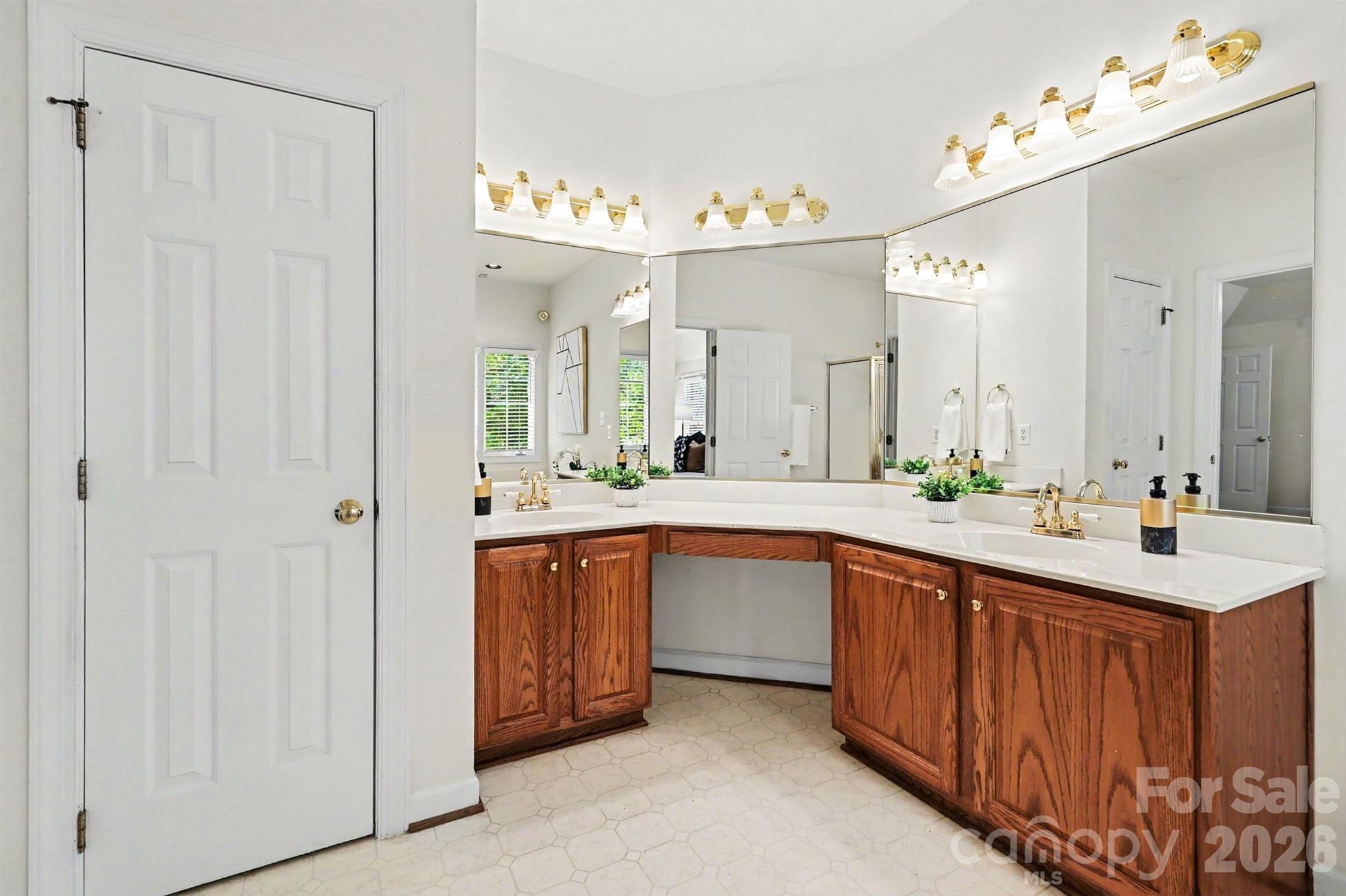 4726 Shannamara Drive — Matthews