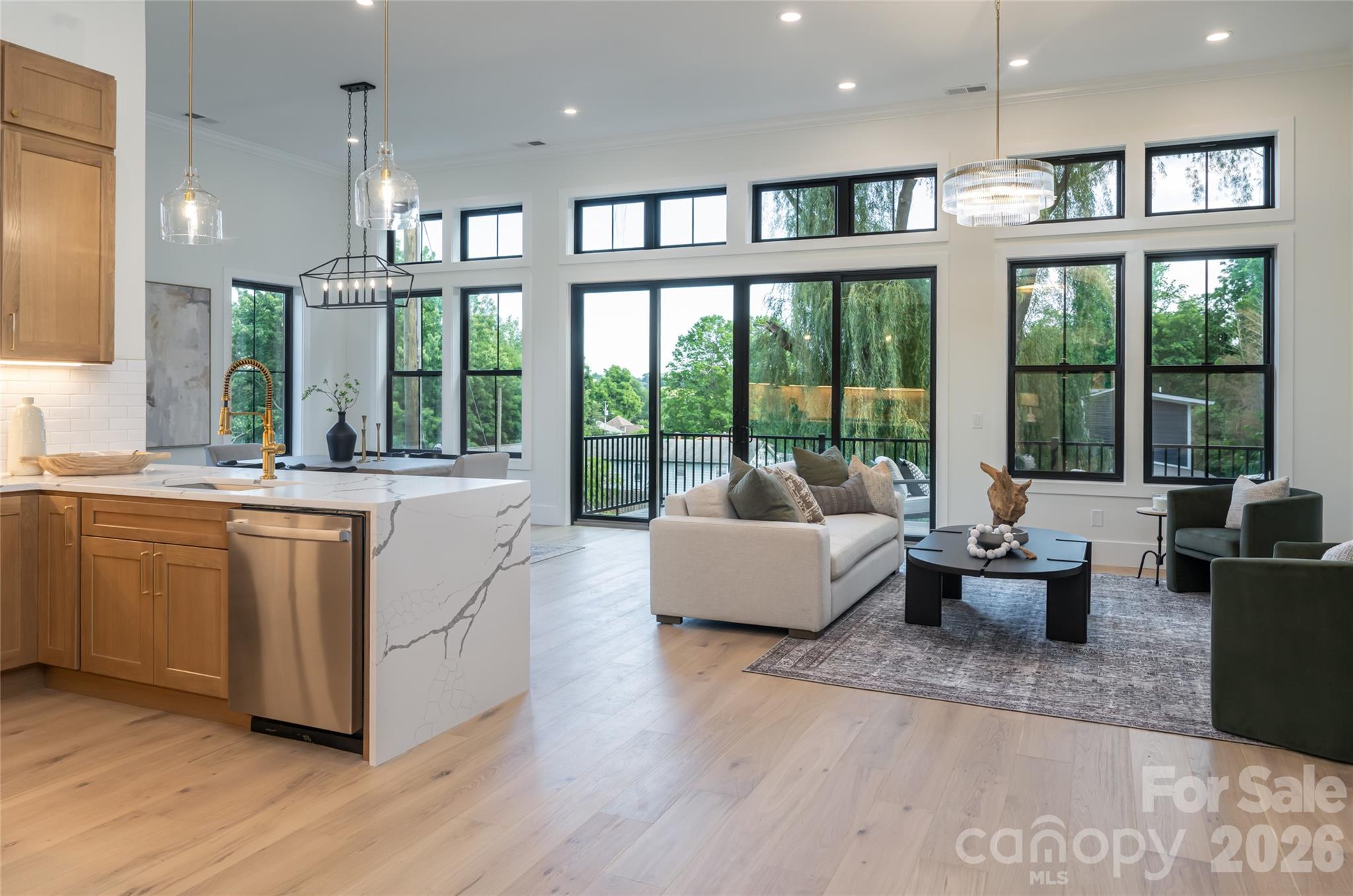 6 Dailey Drive — Asheville