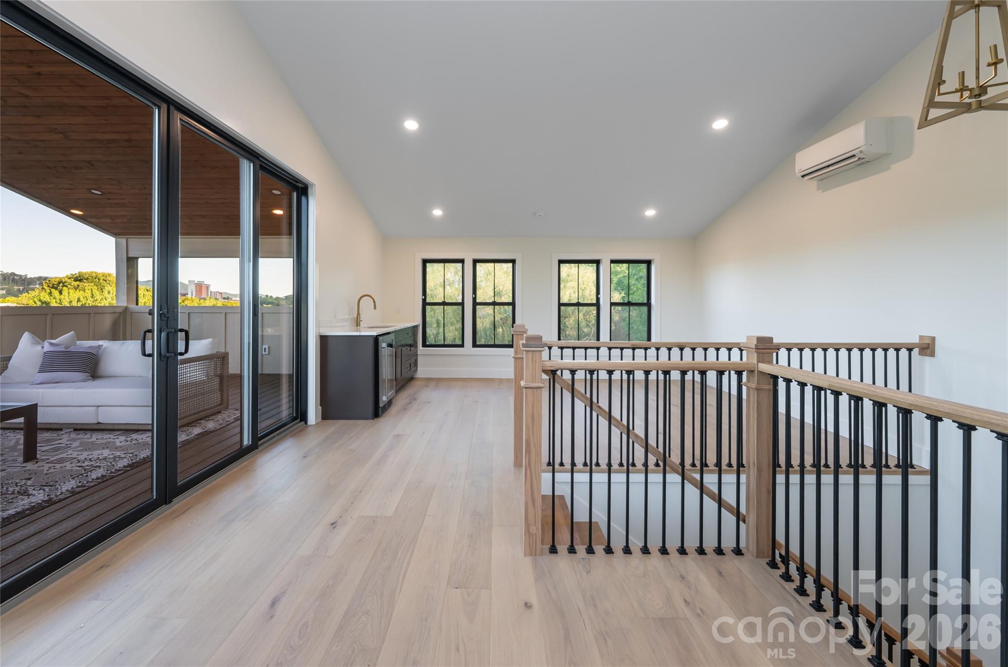 6 Dailey Drive — Asheville