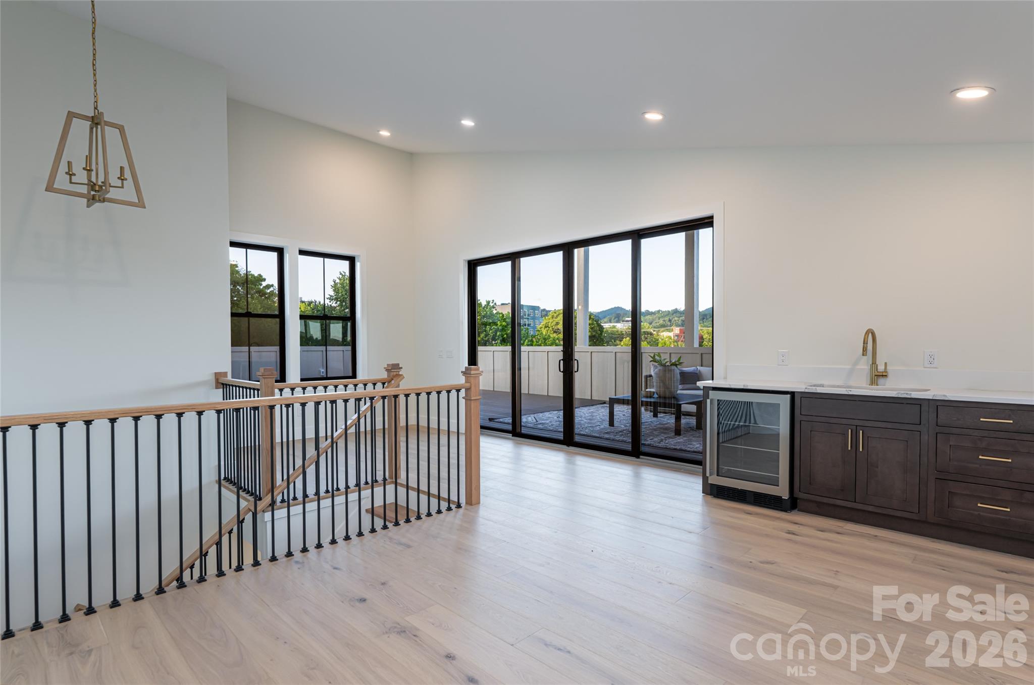 6 Dailey Drive — Asheville