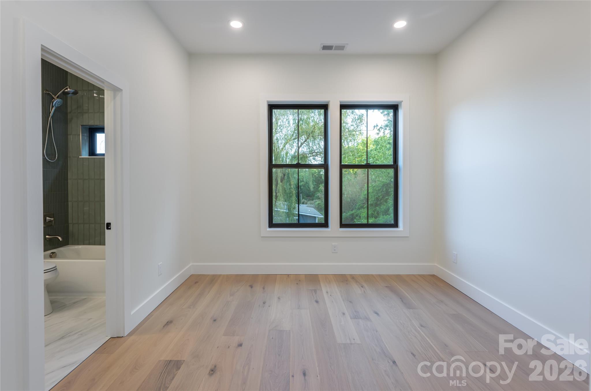 6 Dailey Drive — Asheville
