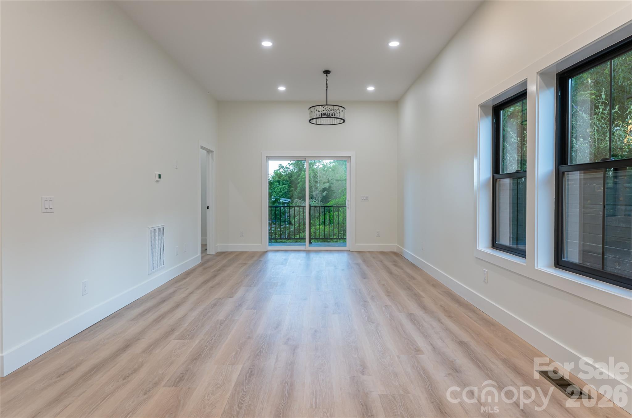 6 Dailey Drive — Asheville