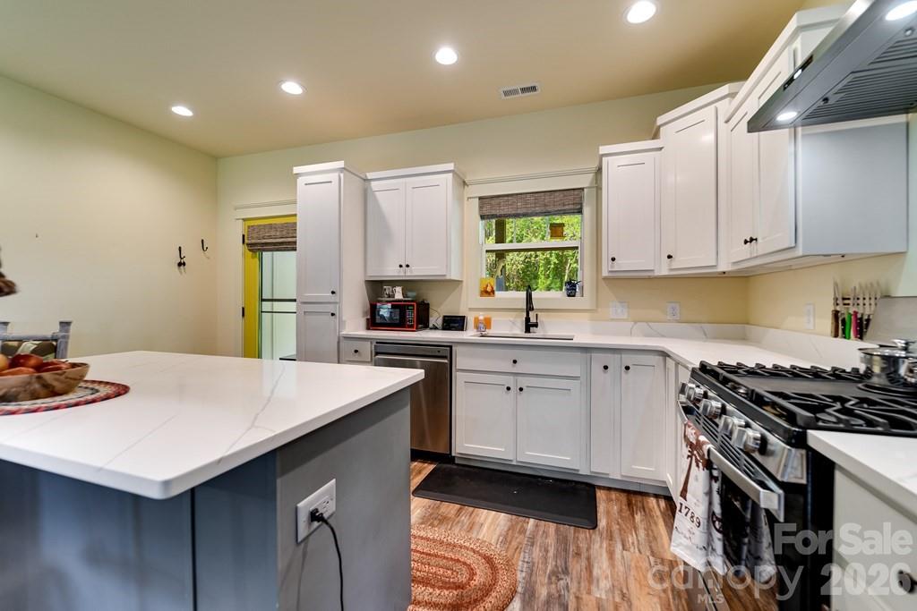 190 FORT HEMBREE Road — Hayesville